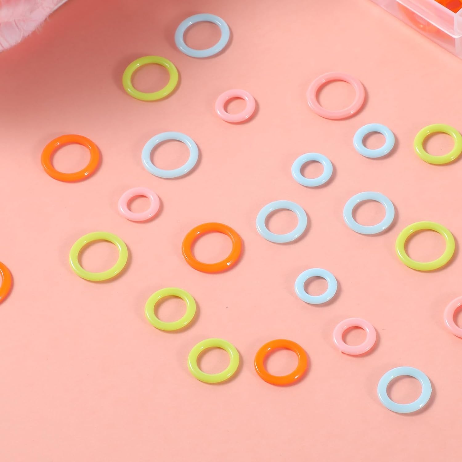 LXUEJIE 220 Pcs Knitting Stitch Marker, Crochet Stitch Counter Coloured O-Rings with Clear Storage Box, Crochet Accessories and Supplies for Sewing DIY Knitting image 5
