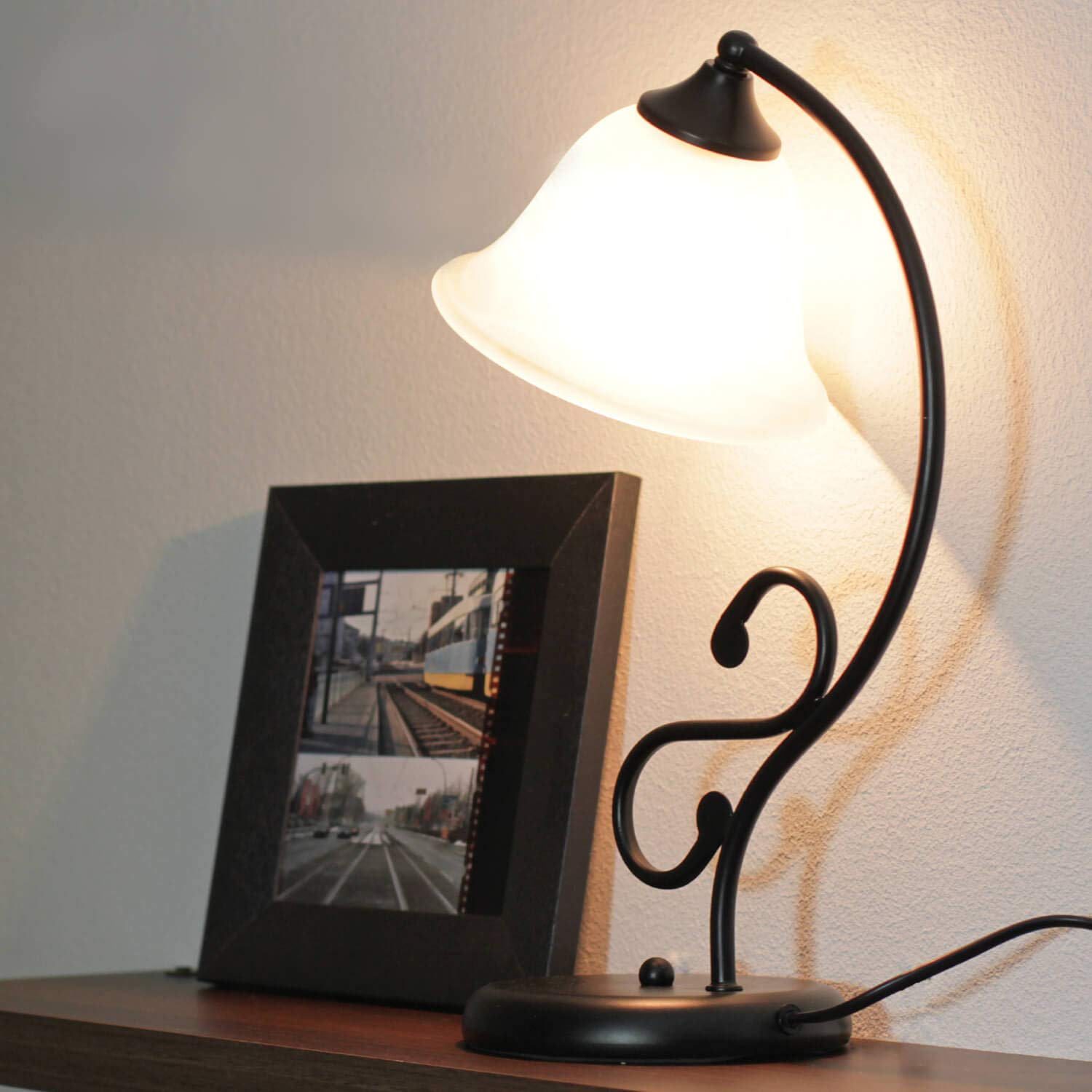 Easylight licht-erlebnisse Lampada da tavolo Dorothea con cavo stile rustico in nero opaco e vetro alabastro E14 ideale per scrivania comodino camera da letto, salotto