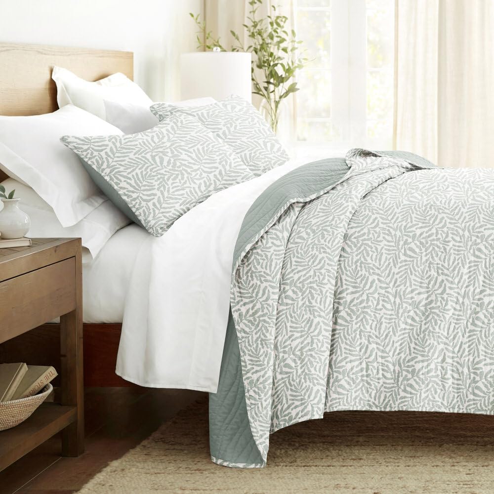 LINENS & HUTCH 3 Piece Quilt Set - Super Soft - Lightweight - All Season Quilted Coverlet - Floral Patterns - Full/Queen Eucalyptus