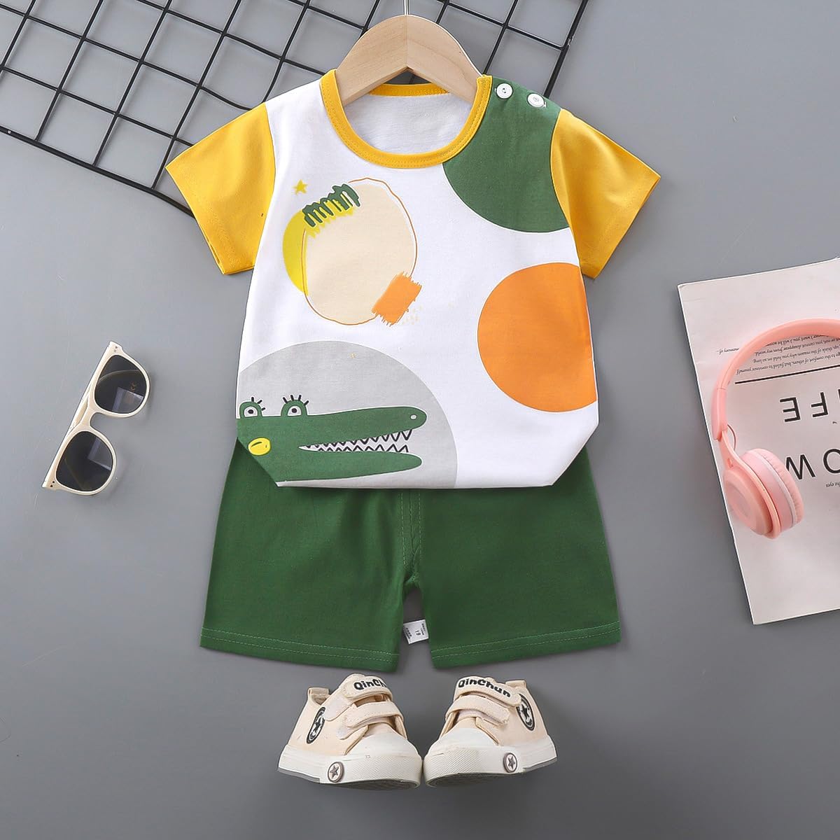 Toddler Boy short-sleeved T-shirt and shorts set Light and soft printed clothing set 3-6 years - Image 2