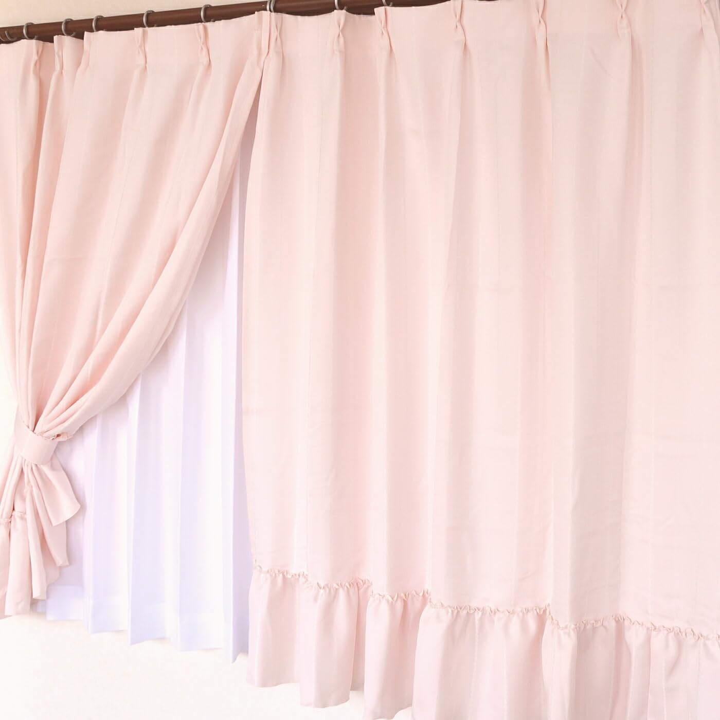Amazon｜【お姫様カーテン】ミルキーカラー 裾フリル付 防炎 非遮光