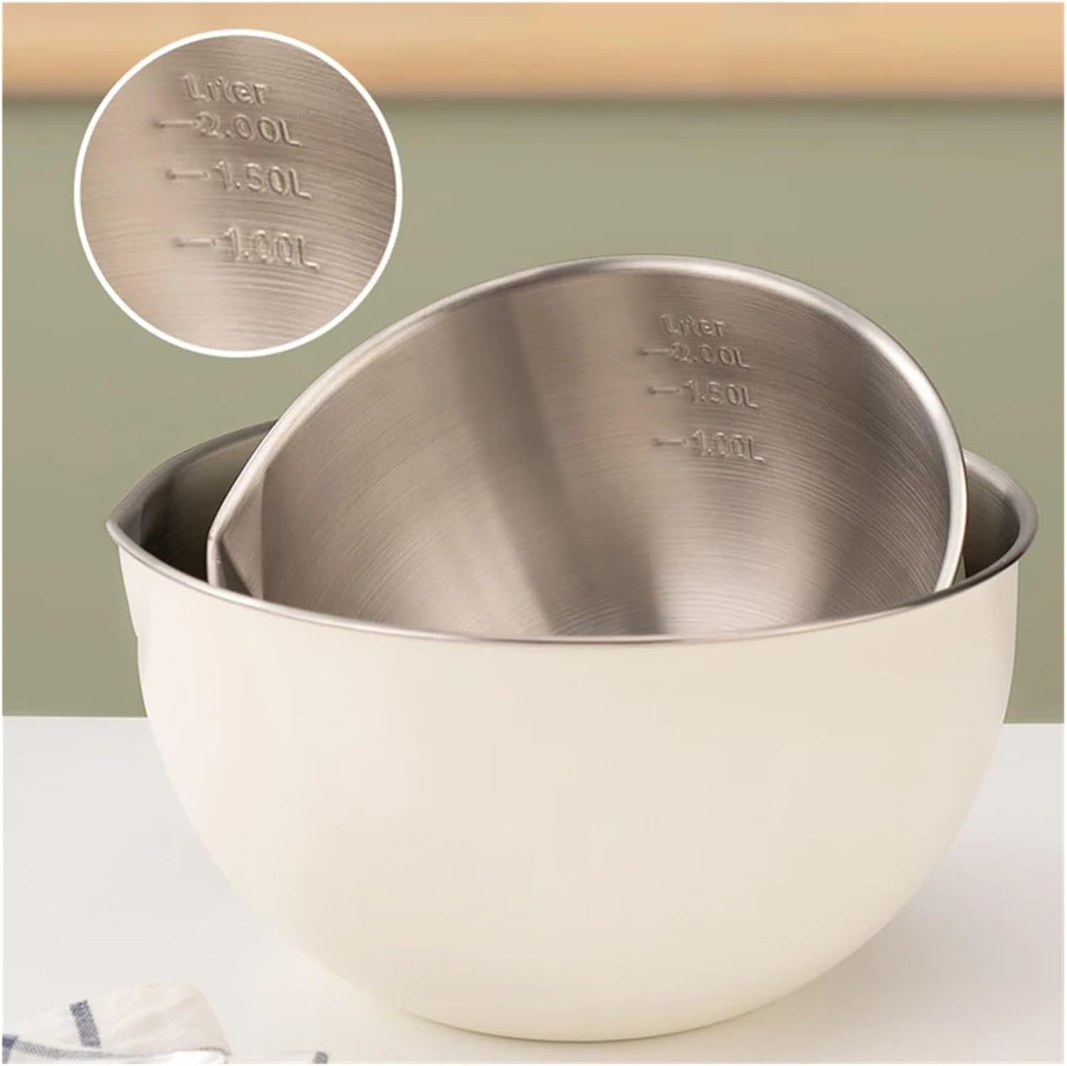 1.5L/2.5L/4.5L Stainless Steel Mixing Bowls Whisking Basins Kitchen Tableware For Cooking Pastries Salad(White 2.5L)