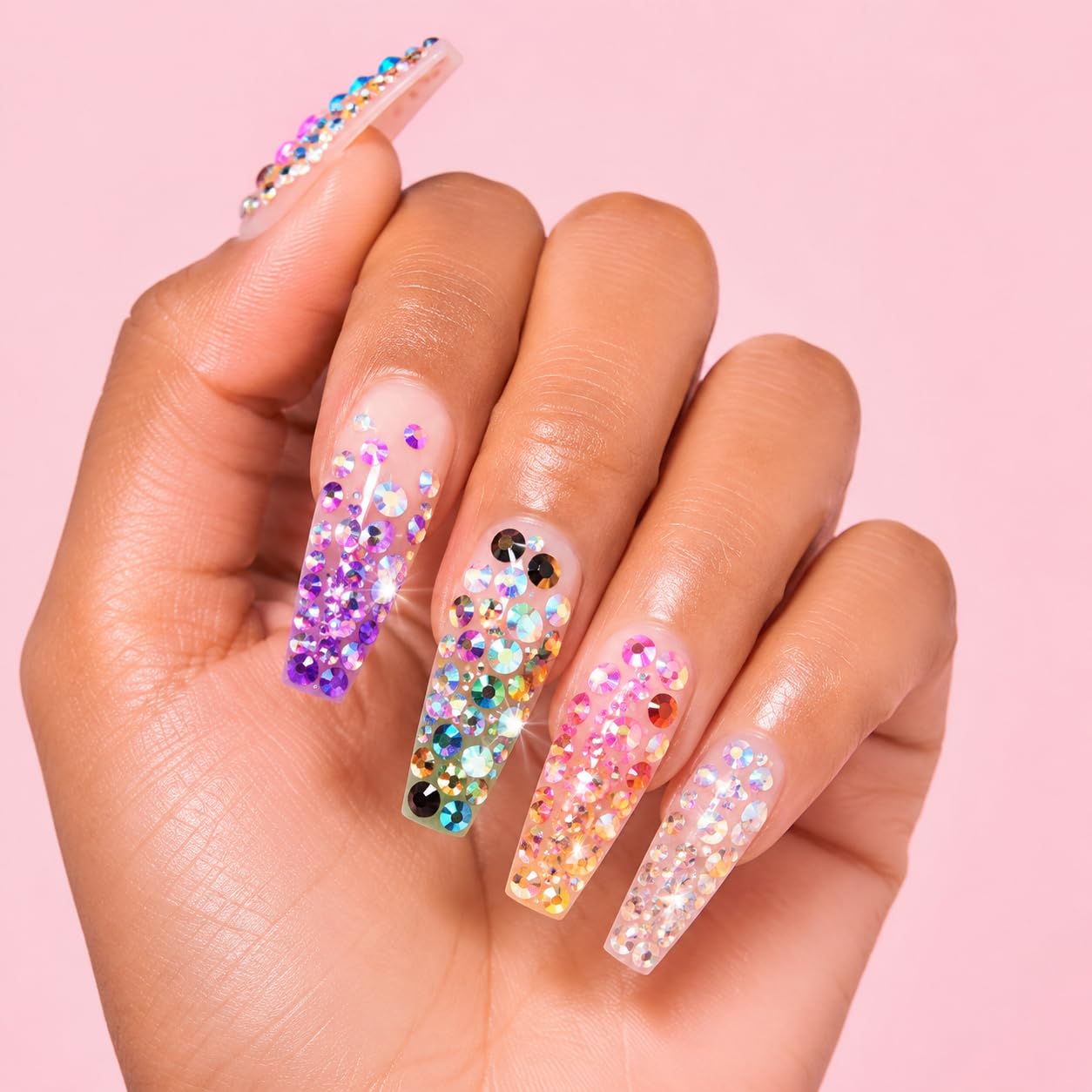 19200 pcs de strass pour ongles, 24 couleurs de strass de 3 mm pour le bricolage, strass ronds avec pince à épiler et stylo, kit de décoration pour ongles DIY (3 mm)