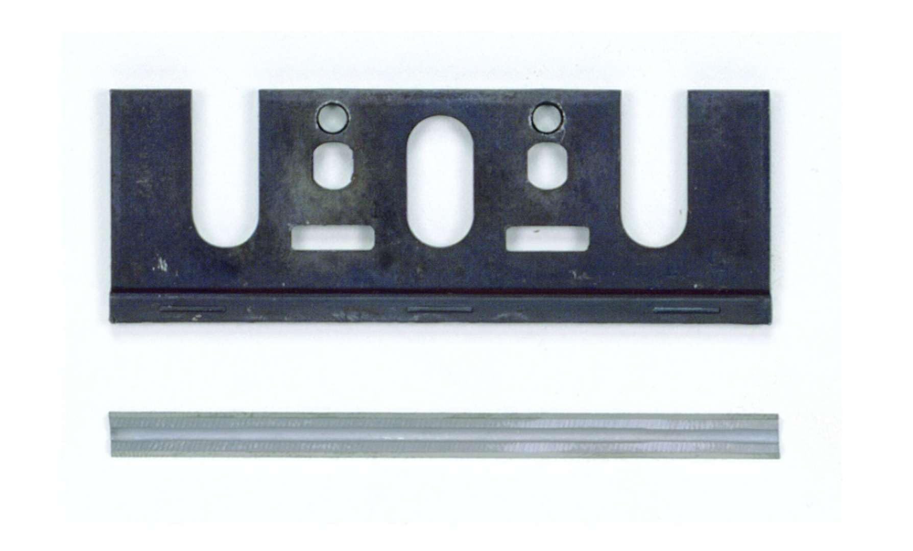 Adaptateur HIKOKI 750472 : résout le blocage et le réglage des lames réversibles 82 mm