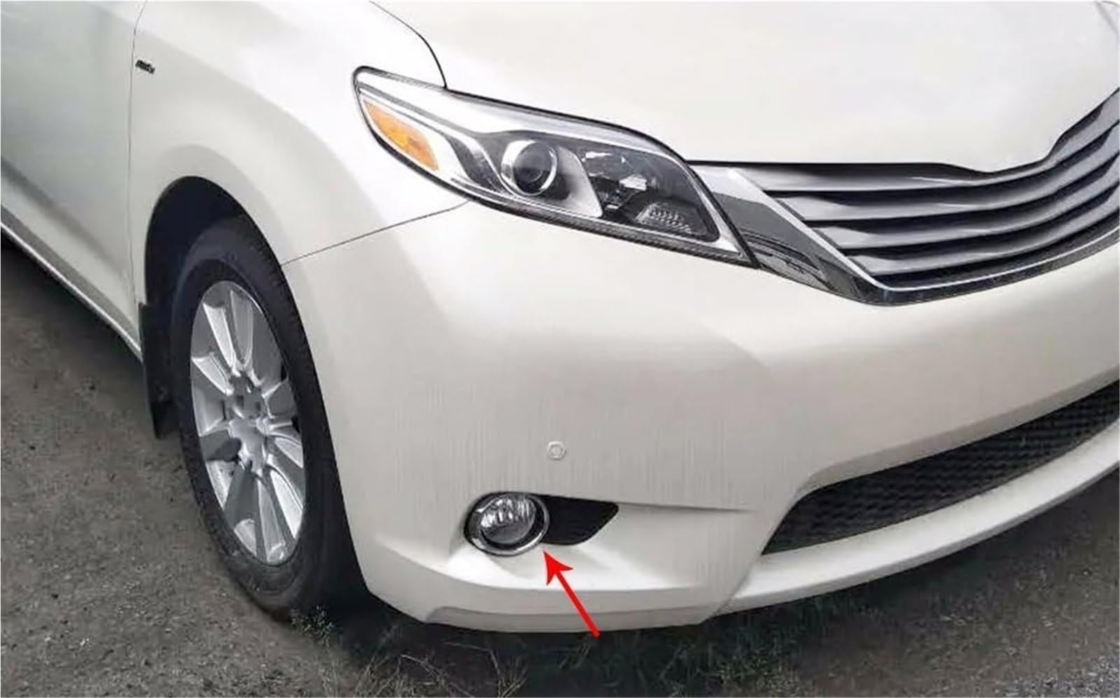 Cornice coprifari fendinebbia paraurti anteriore con fori per lampade per Toyota per Sienna(Only left)