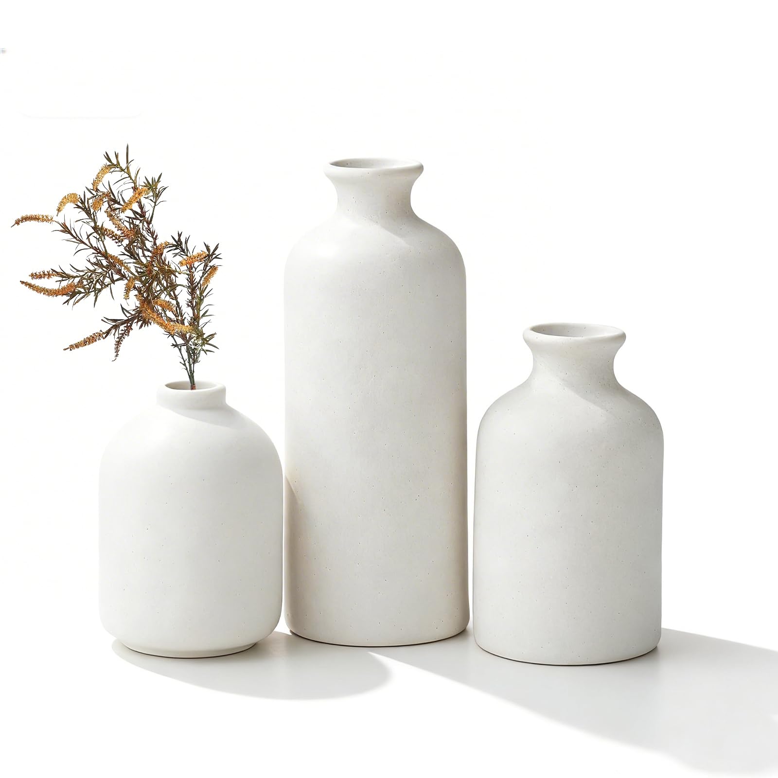 Vase en céramique blanche personnalisé pour sublimer votre salon moderne