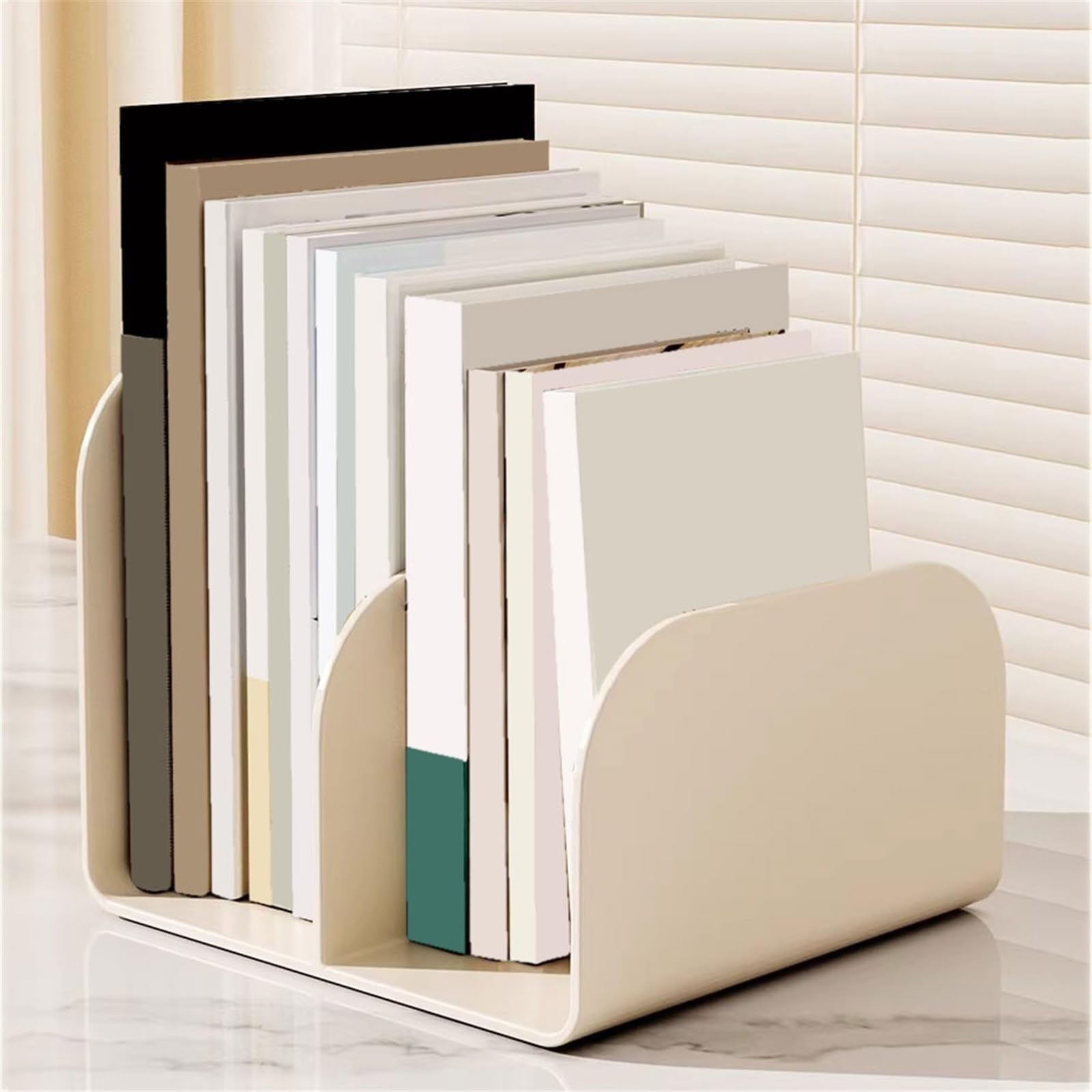 Scaffale da tavolo minimalista in PP, piccola libreria dal design diviso