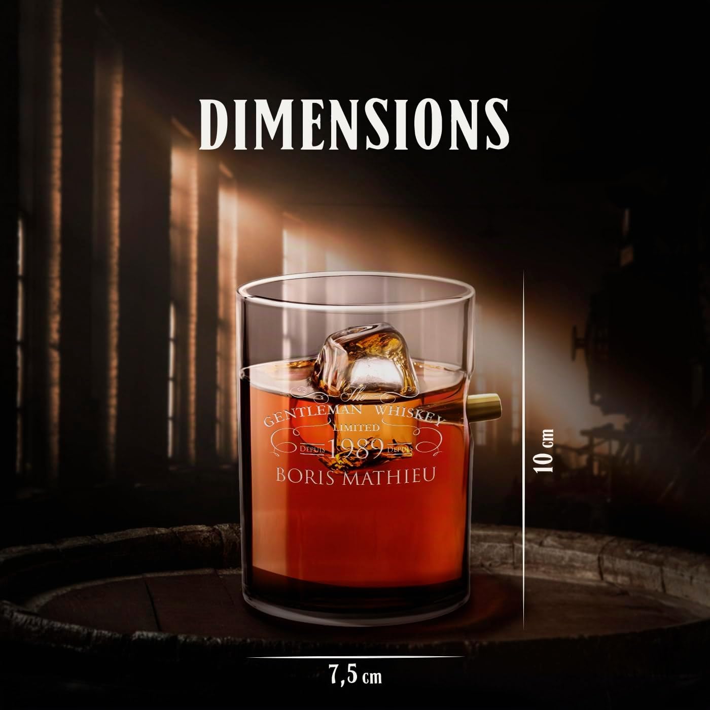 Maverton Ensemble de Carafe gravé avec 4 Verres à Whisky, 800 ML Fusil Carafe en Verre, Idée Cadeau Homme Anniversaire - Cadeau Personnalisé - Cadeau Noel - gentleman whiskey