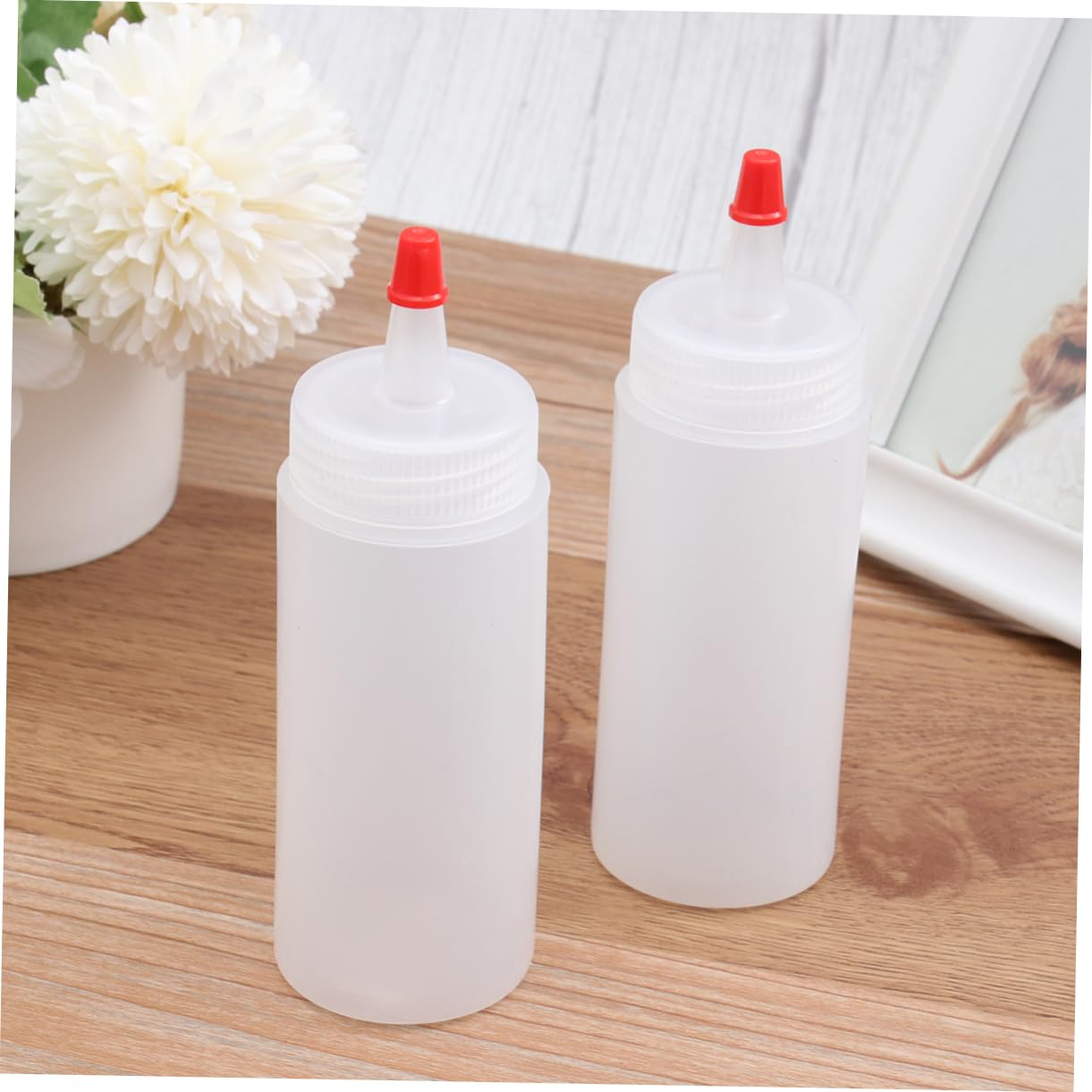 FUNOMOCYA 20 Pcs Plastic Squeeze Bottles Set Condiment Dispensers for Ketchup Mustard Bbq Sauces Olive Oil and More Lightweight for Camping and Cooking