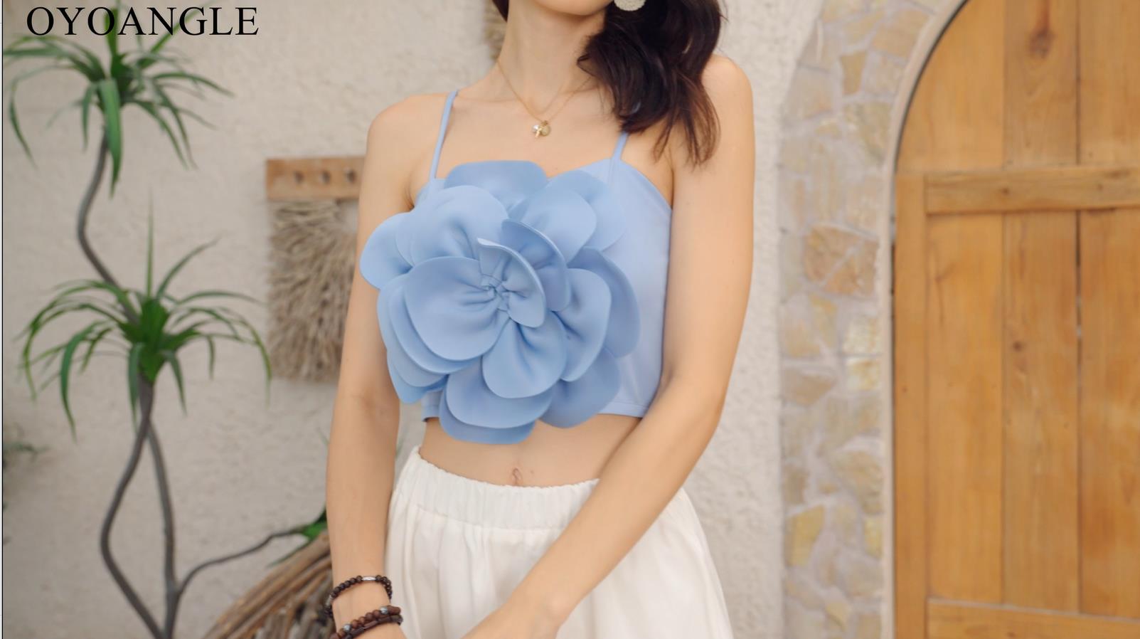 OYOANGLE Women's 3D Floral Cami Crop Tops Sleeveless Backless
