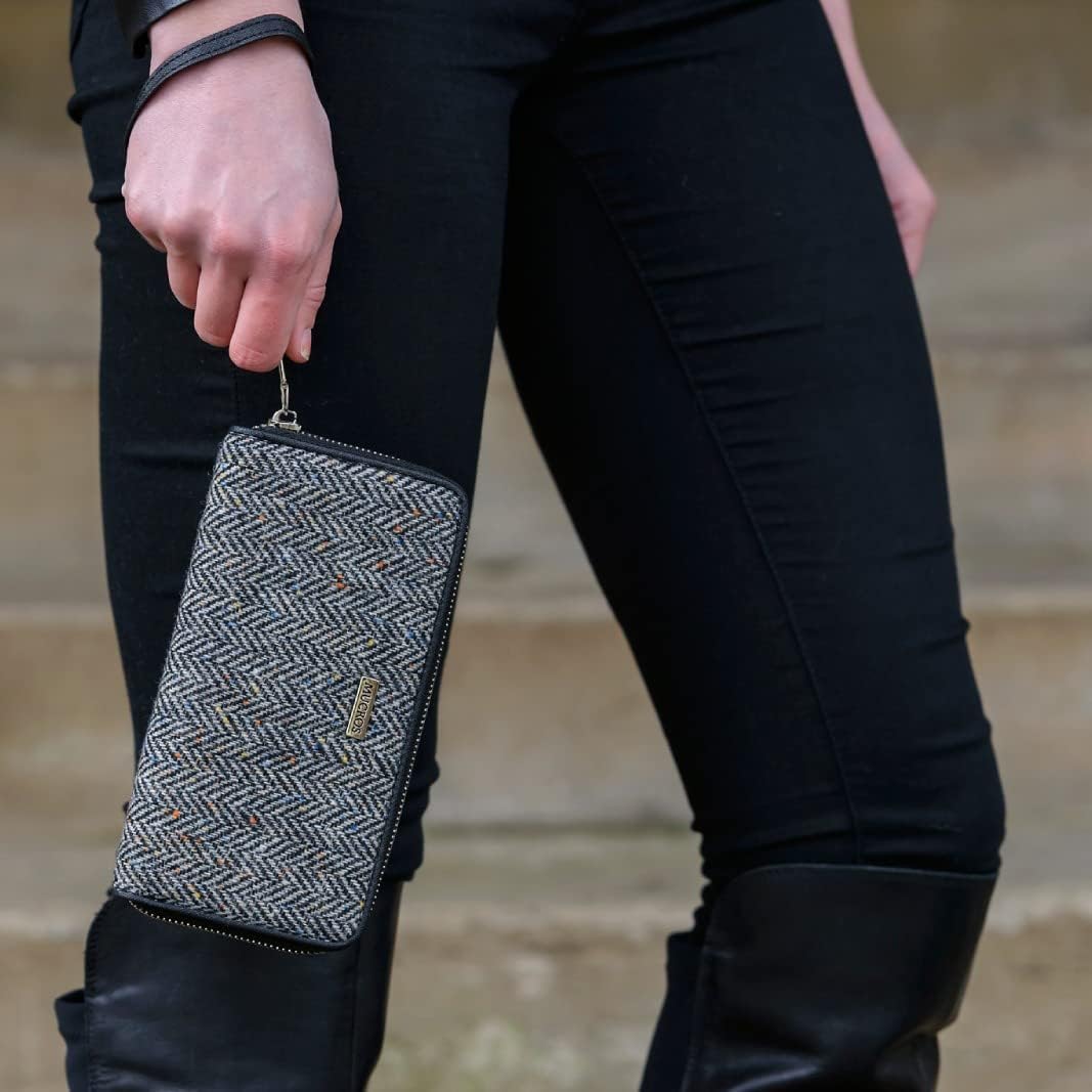 Mucros Weavers Womens Gray Herringbone Irish Tweed Wallet image 3