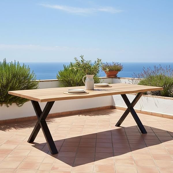 OUTLIV. Negara Gartentisch Teak mit Baumkante