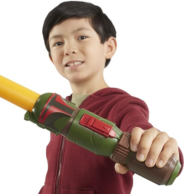 Foto 4 de 4 de Star Wars Lightsaber Squad Boba Fett Extendable Yellow Lightsaber Role Play, Pretend Play The Mandalorian Toy