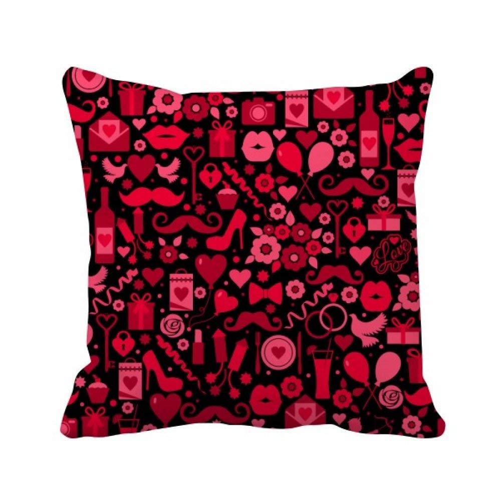 Housse de coussin Saint-Valentin pour raviver une pièce terne grâce aux motifs cœurs noir rose