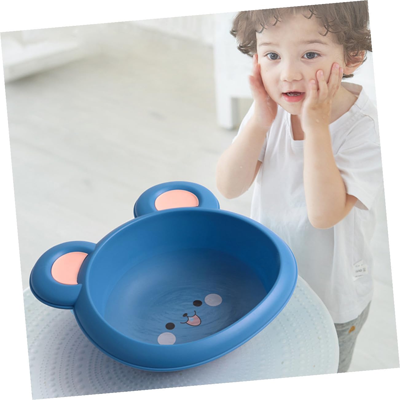 Yardwe Multifunctional Washbasin Cartoon Face Bathtub for Easy Bathing Safe Material Capacity Convenient for Newborns for Home Use