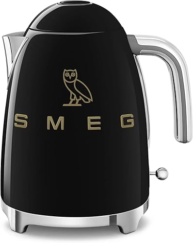Smeg x OVO - Hervidor eléctrico de 1.7 L, hervidor de té eléctrico OVO Collection Smeg de 7 tazas estilo retro de los años 50 (negro)