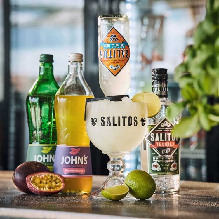 Salitos Salrita Cocktail-Gläser 10er Set inkl. 10x Flaschenhalterung Kelchglas für Cocktails