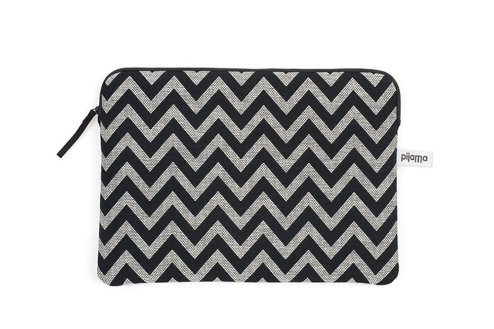 Funda para MacBook Air M2 / MacBook Air M1 / Macbook Air Retina 13" (2020) / MacBook Pro 13" con cierre de cremallera Zigzag Black y neopreno