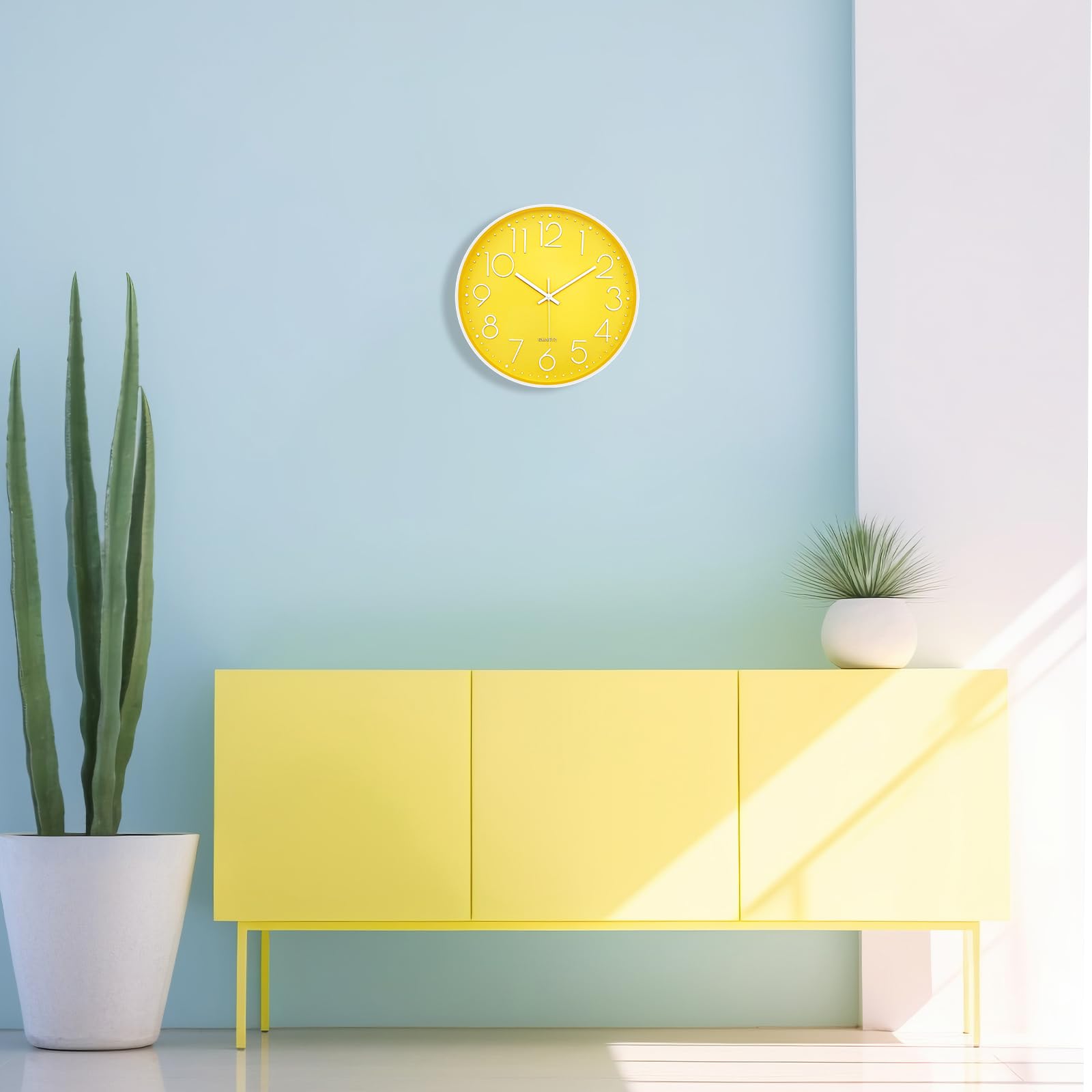 Orologio da parete moderno giallo per soggiorno, 35,5 cm, grande orologio da parete silenzioso a batteria, orologio analogico rotondo classico per camera da letto, cucina, ufficio, bagno,