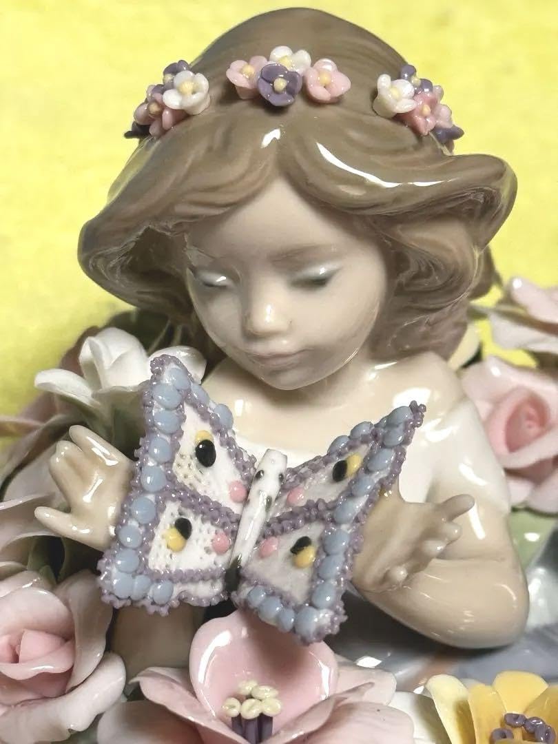 Amazon.co.jp: リヤドロ 蝶と戯れる小妖精 箱付き 台座付き女の子 バラ 