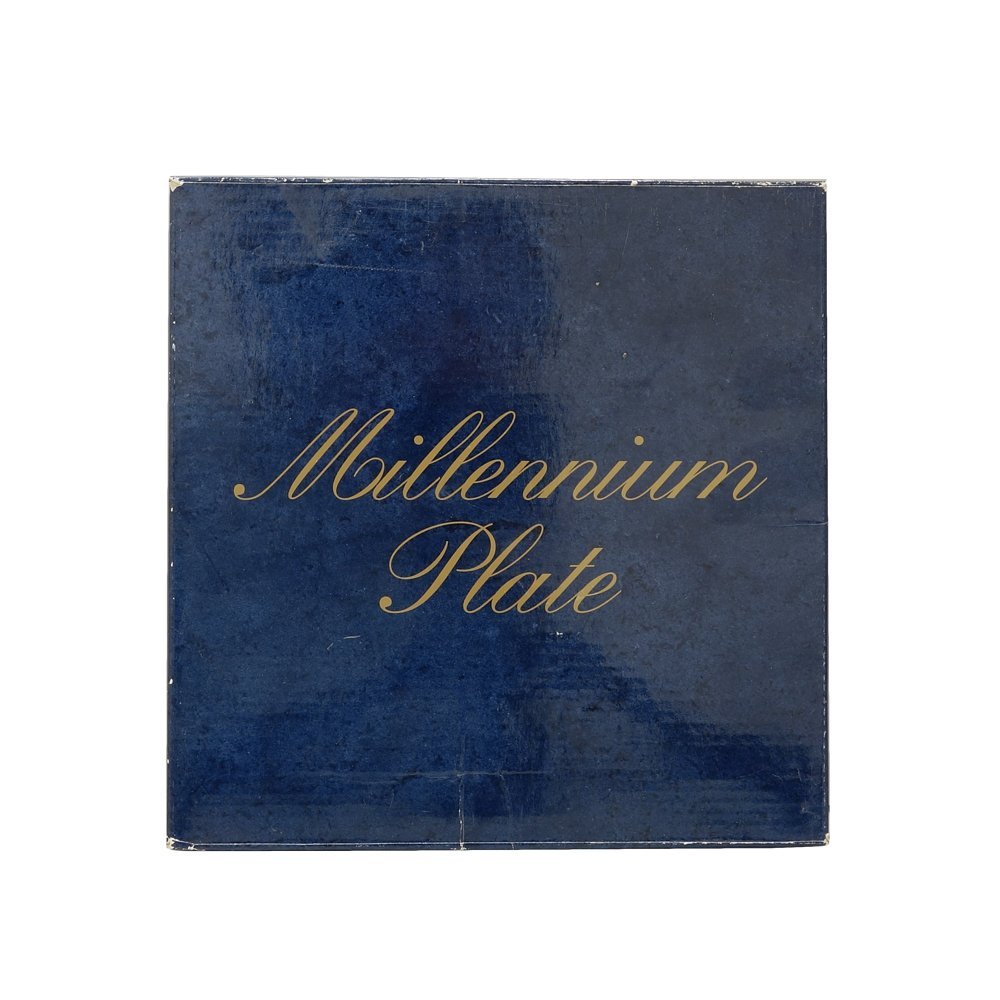 ロイヤルコペンハーゲン【美品】エマ＆フレデリック2001ミレニアムコレクション Amazon.co.jp: ロイヤルコペンハーゲン イヤープレート ミレニアム