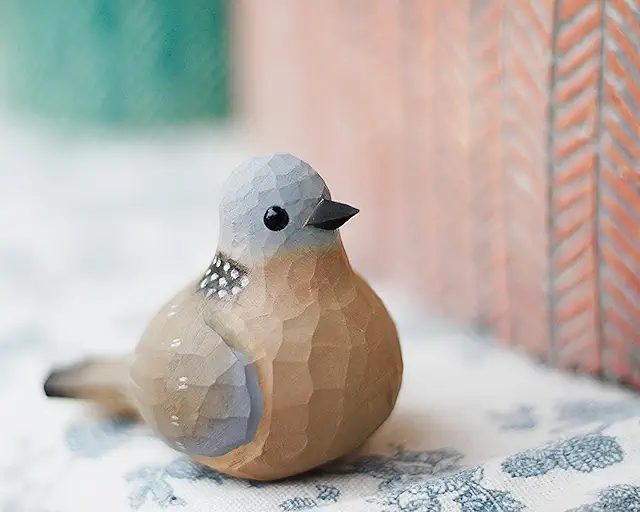 Hand Carved Wooden Spotted Dove Bird Figurine - Beeldjes van Vogels