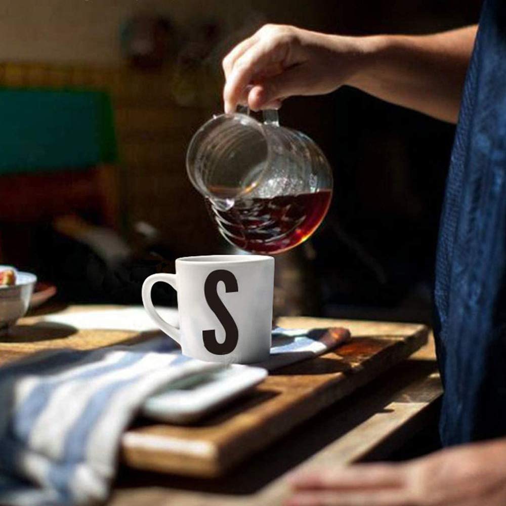 ZHOUXIAO Keramik Brief Kaffeetasse Milchbecher, 26 Initial Monogramm Personalisierte Brief Kaffeetasse Frauen Liebhaber Freunde, Büro Porzellan Tasse für heiße kalte Getränke (N)