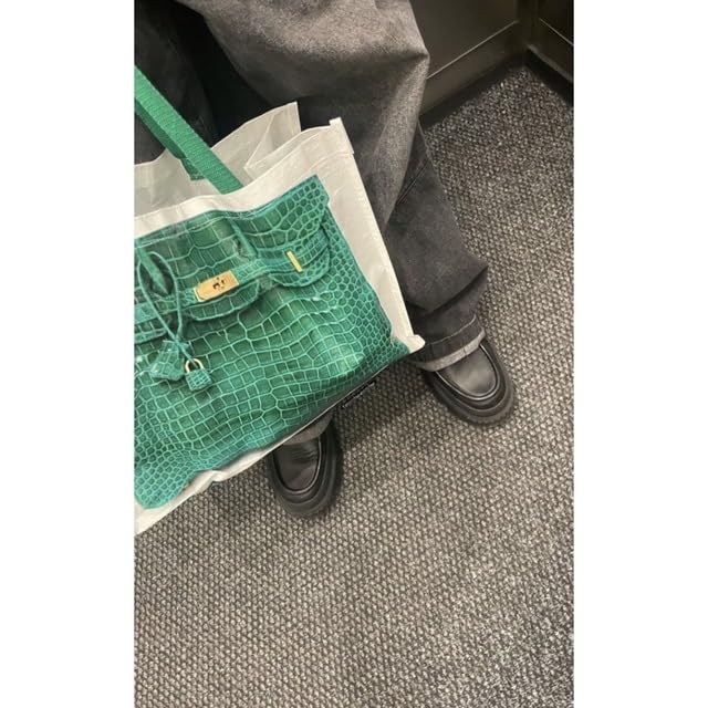 Amazon.co.jp: 日本未発売 VOGUE搭載 最新 エコバッグ グリーン : おもちゃ 