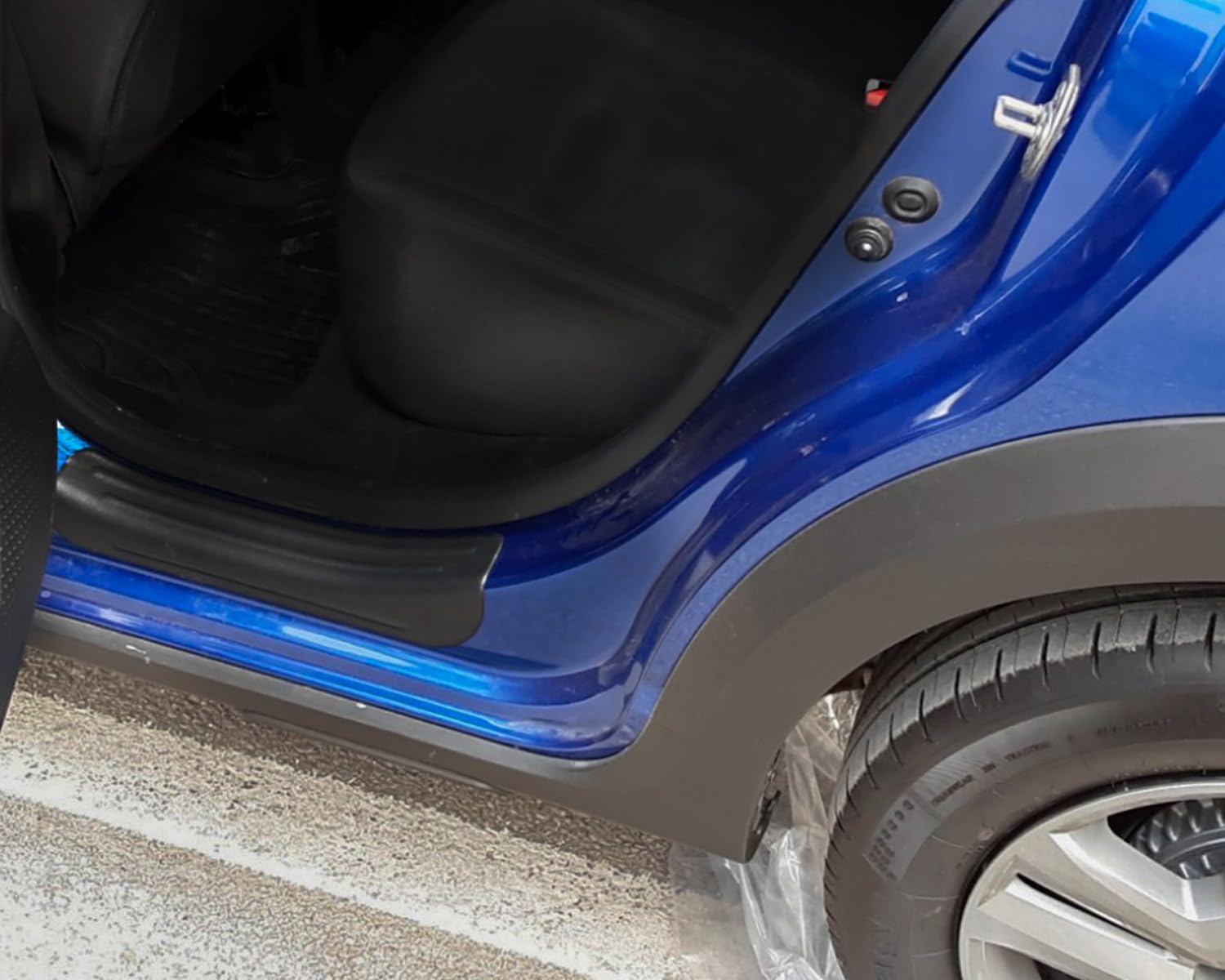 CHROMEMASTER - Kompatibel mit Dacia Sandero/Sandero Stepway 3 2021+ | Zubehör, Einstiegsleisten | Schutzleisten aus ABS-Kunststoff | Schützen Türschwellen und den Lack Deines Autos vor Beschädigung