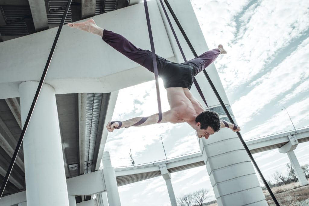 Correas aéreas de terciopelo con casilleros de muñeca y mosquetones para baile aéreo, accesorios de circo acrobático