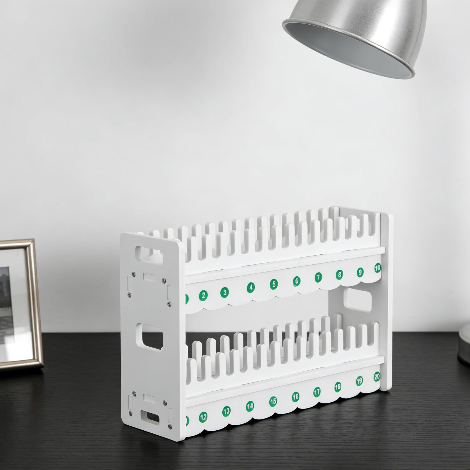 Toddmomy Supporto da Tavolo per Telefono in Legno Bianco a 2 Strati Organizzatore Multiscomparto per Ottimizzare lo Spazio in Ufficio e Scrivania