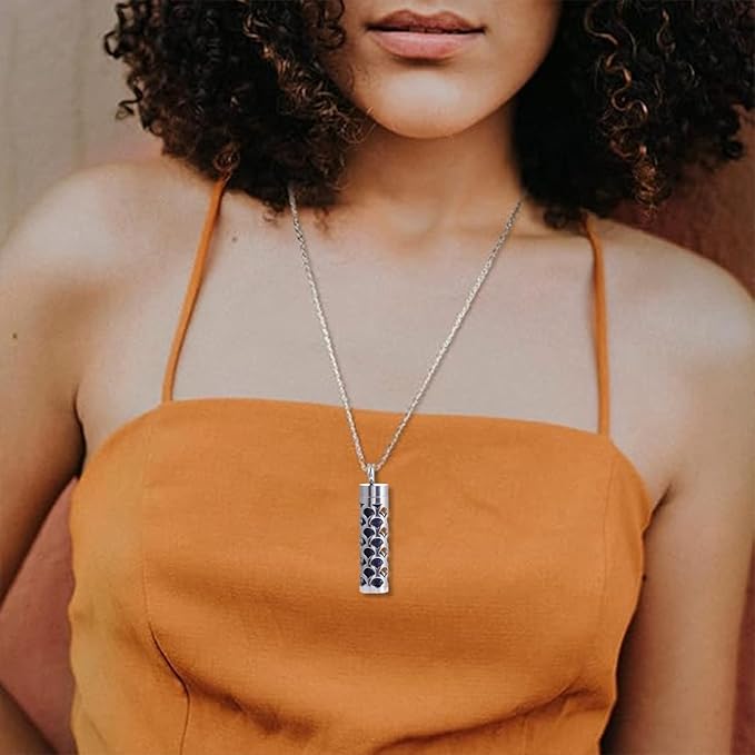 Collar Difusor de Aceites Esenciales, Colgante de Aromaterapia en Acero Inoxidable con 10 Almohadillas miniatura 2