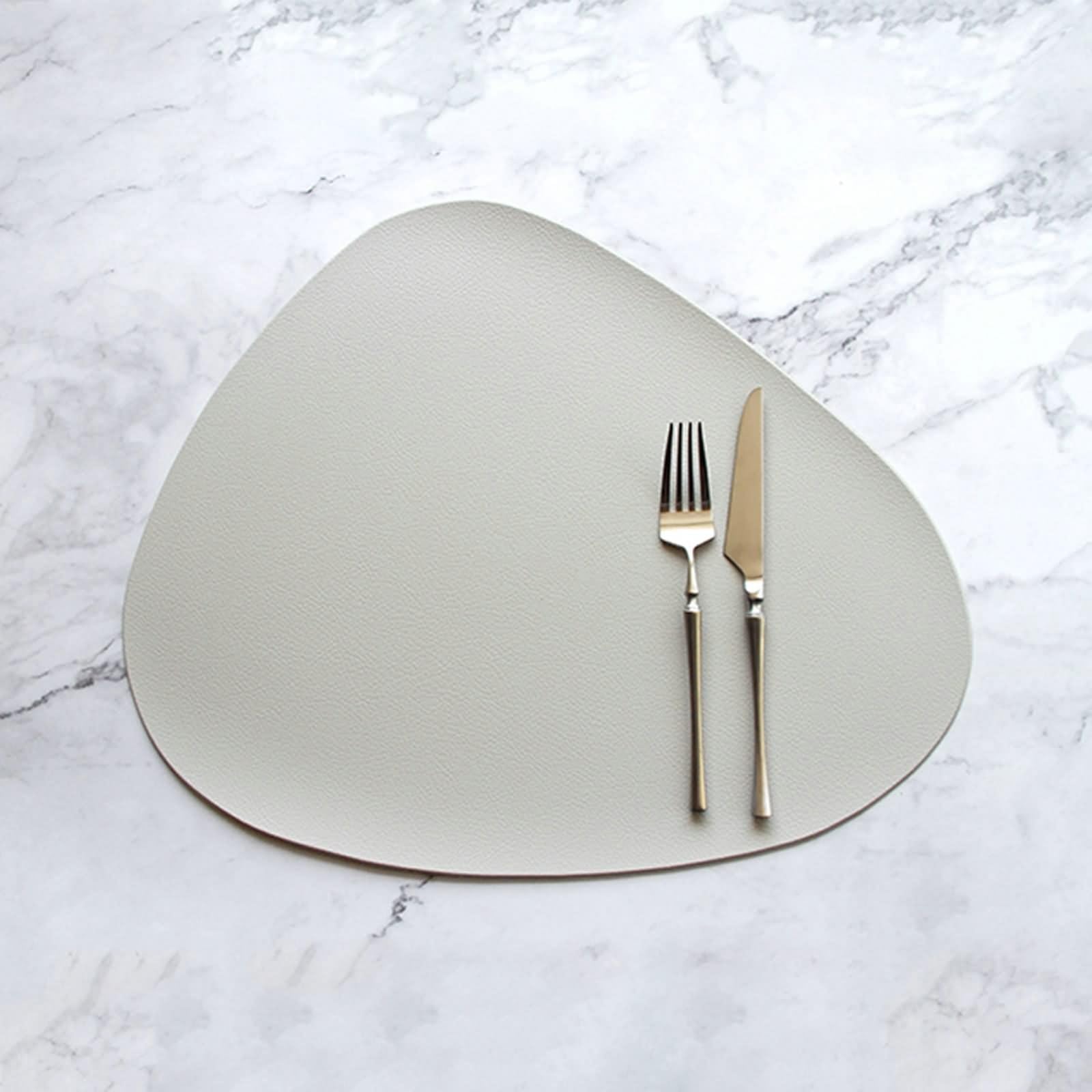 Placemat - Juego de 6 manteles individuales navideños (45,5 x 36,5 cm, triángulo, PVC, color beige y gris)