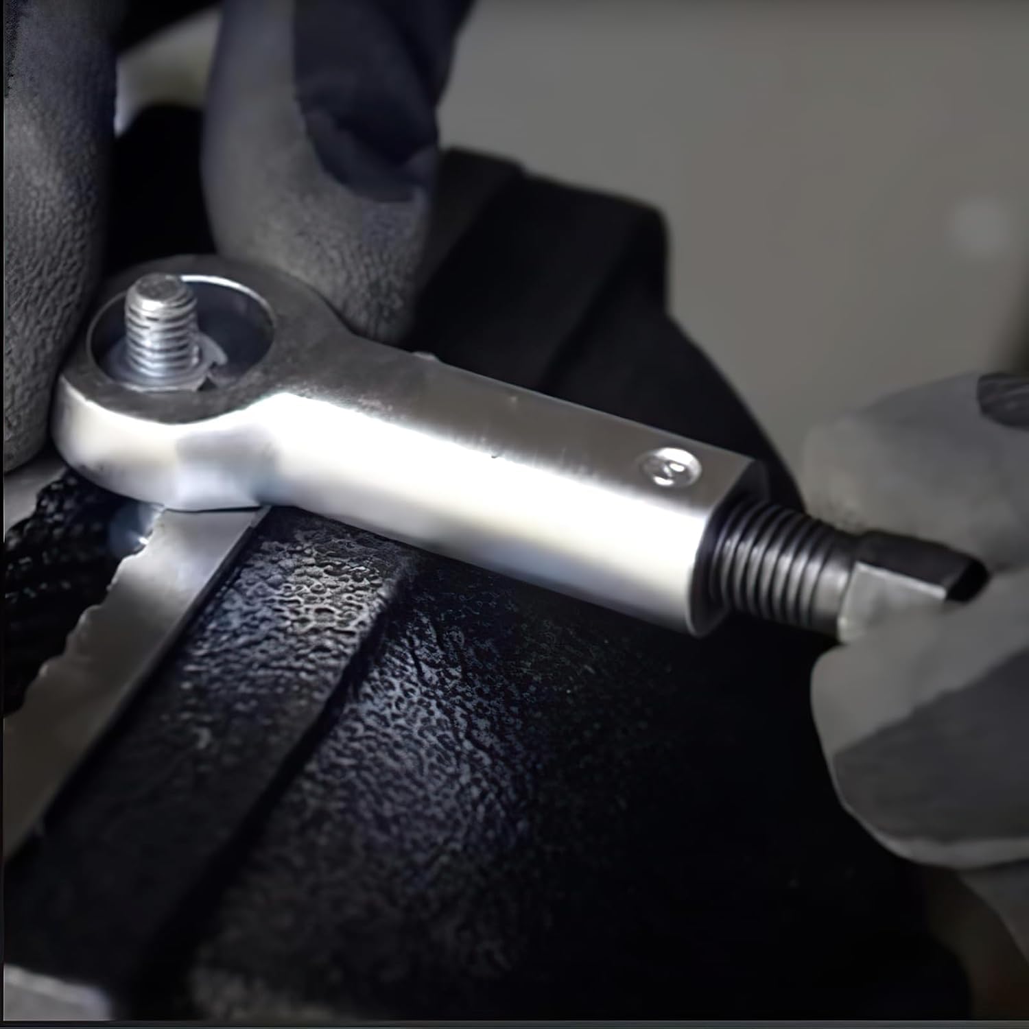 Manual Nut Splitter Tool, Rust Resistant Nut Cracker for DIY and Workshop, Handheld Durable Nut Removal Tool for Mechanical Repair