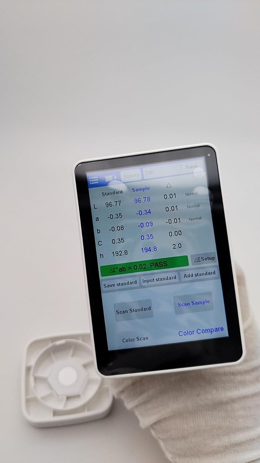 MeterTo LS173 Colorimeter screen showing color comparison results