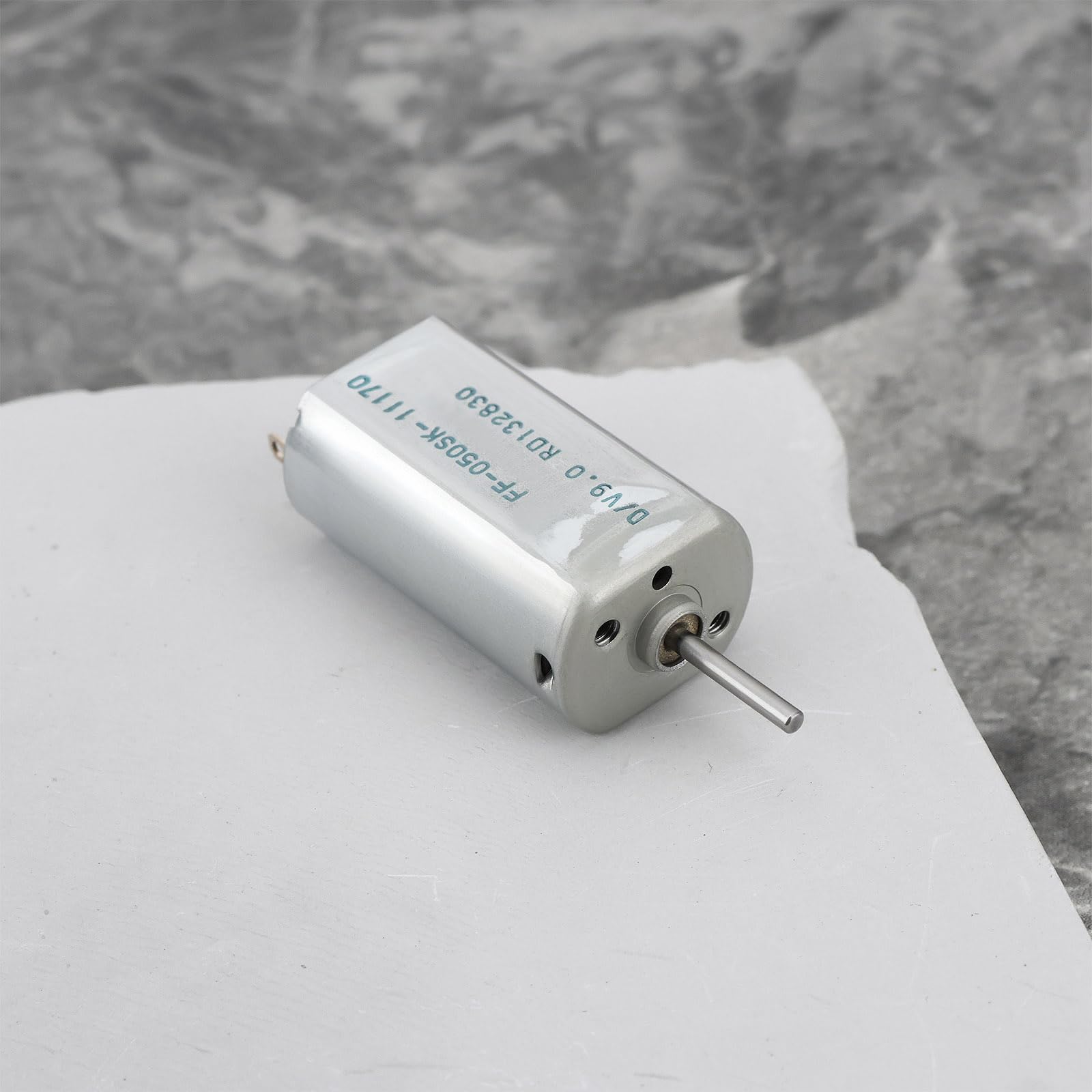 ECSiNG 5 Pezzi DC 6V-9V 050 Motore Giocattolo Muto Ad Alta Velocità Micro Mini Motore 14000 RPM Parte Di Ricambio FF-050SK-11170 Adatto Per Mini Ventilatore Giocattolo Elettrico Auto Ecc.