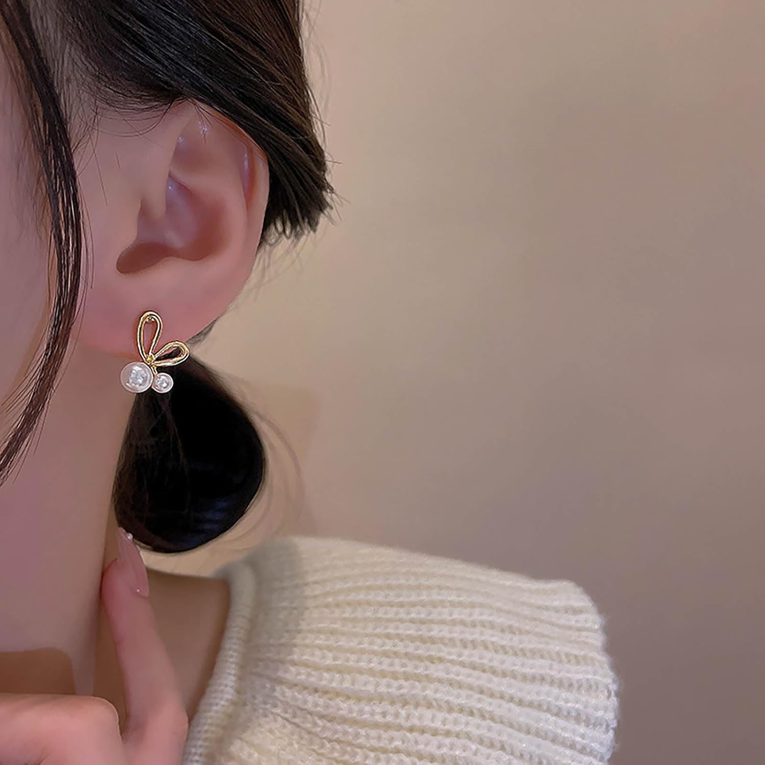 Bohemian Bow Tie Pearl Earrings Small Bow Pearl Earrings Metal Butterfly Pearl Stud Earrings Gold Hollow Butterfly Pearl Earrings Jewelry for Women - Image 2