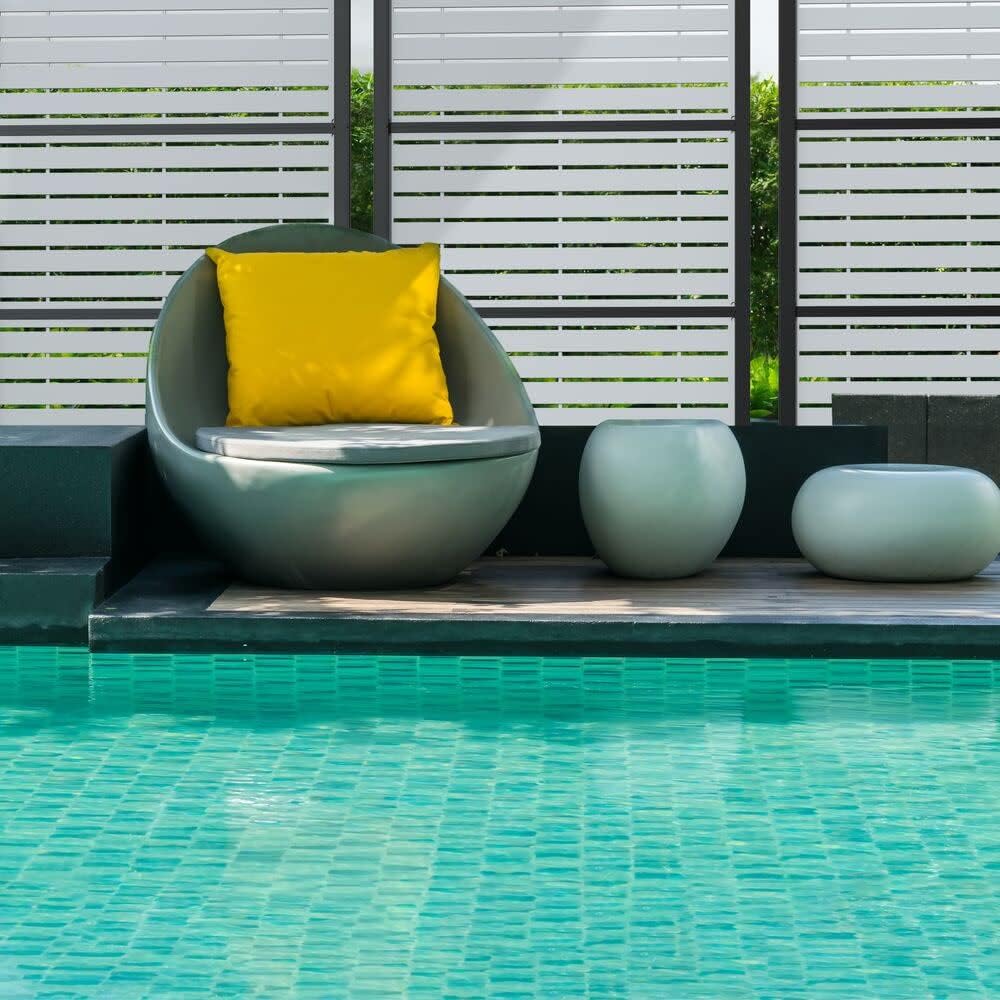 Freestyle 2'x4' Boardwalk Decorative Screen, White