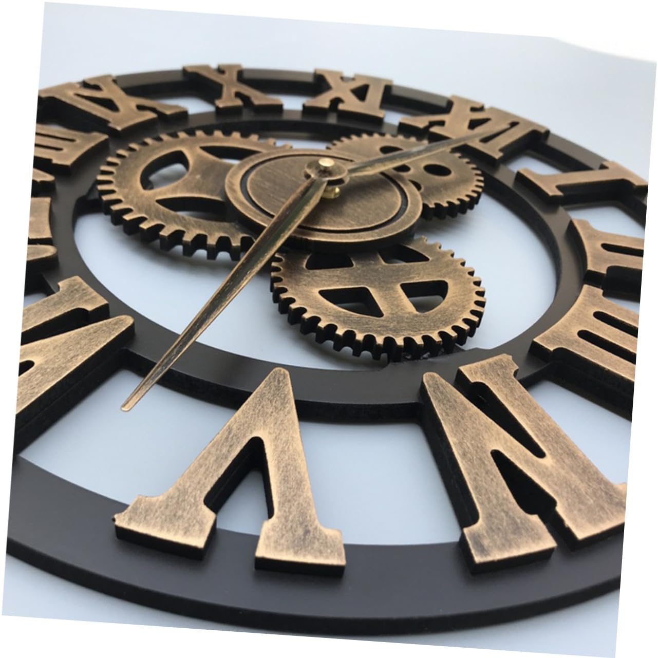 DOITOOL Wanduhr Vintage im Industriestil aus Goldenem Metall Leise ohne Tickgeräusche 34cm Kreative Hängeuhr für Wohnzimmer oder Büro