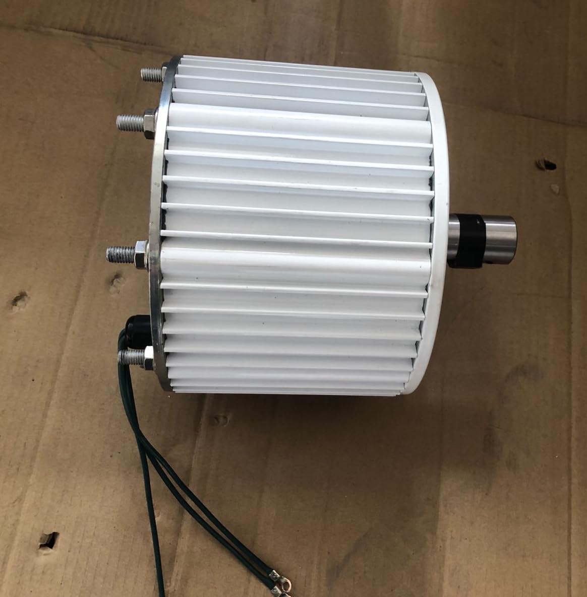 2000W 3 Phasen Permanent-Magnetgenerator 500U/min Getriebeloser Elektromotor,48V,220V,380V Permanentmagnet-Synchrongenerator für Windkraftanlagen Wasserturbinengenerator mit Sockel