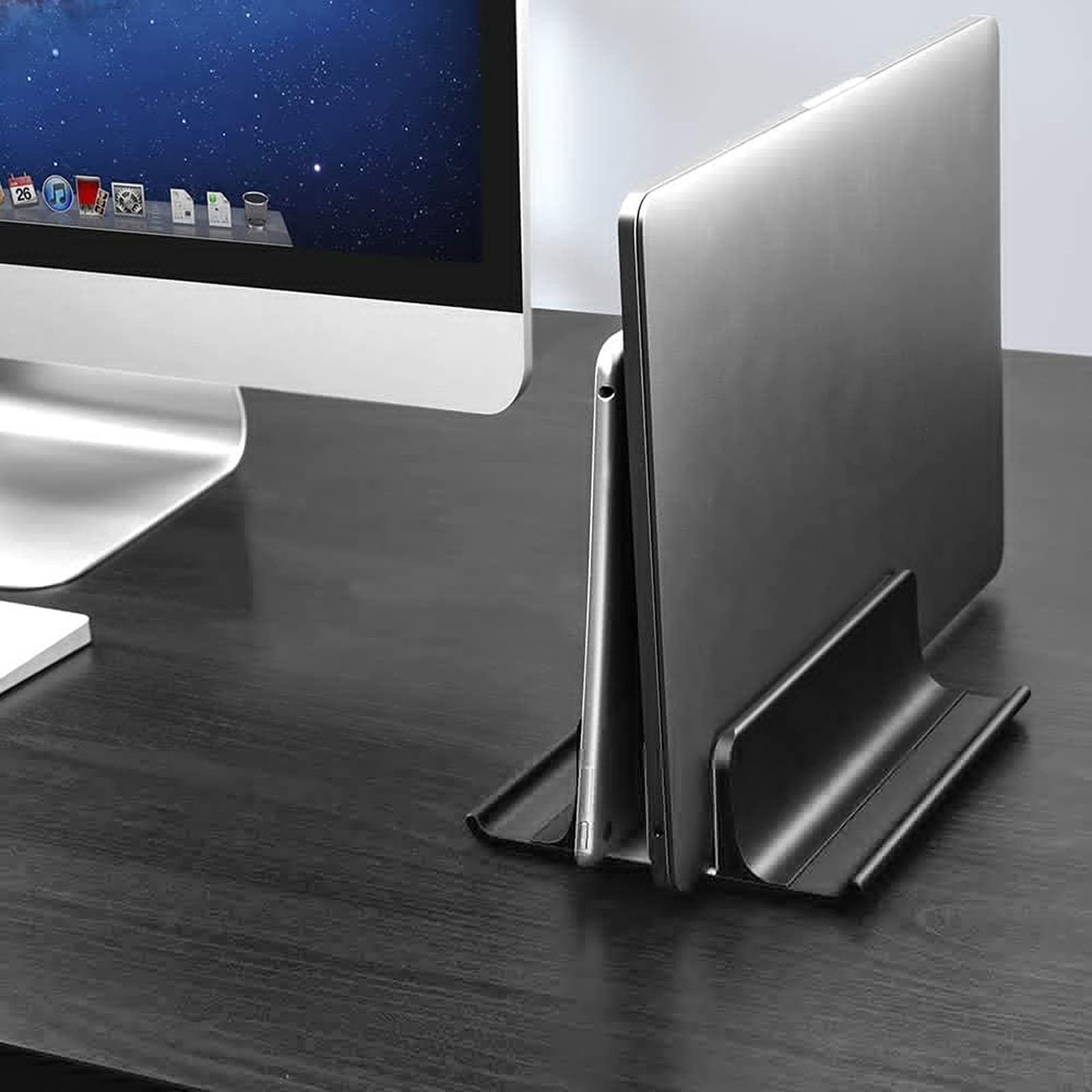 VAYDEER Pionowy Regulowany Stojak na Laptopa, Aluminiowy z 2 Gniazdami, Oszczędność Miejsca, Do MacBooka, Notebooka, iPada, Laptopów o Przekątnej Do