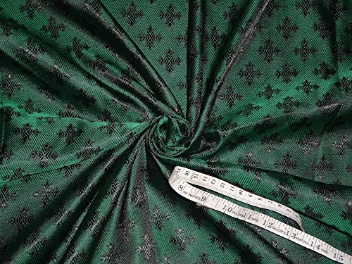 Chasuble tissu vert et noir en soie brocade 111,8 cm pour couture ecclésiastique