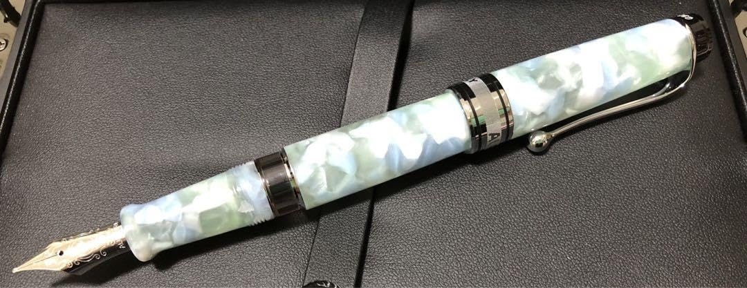 アウロラ　万年筆カレイドスコーピオ　ルーチェヴェルデ　字幅B インク付き アウロラ 万年筆 限定品 オプティマ カレイドスコーピオ