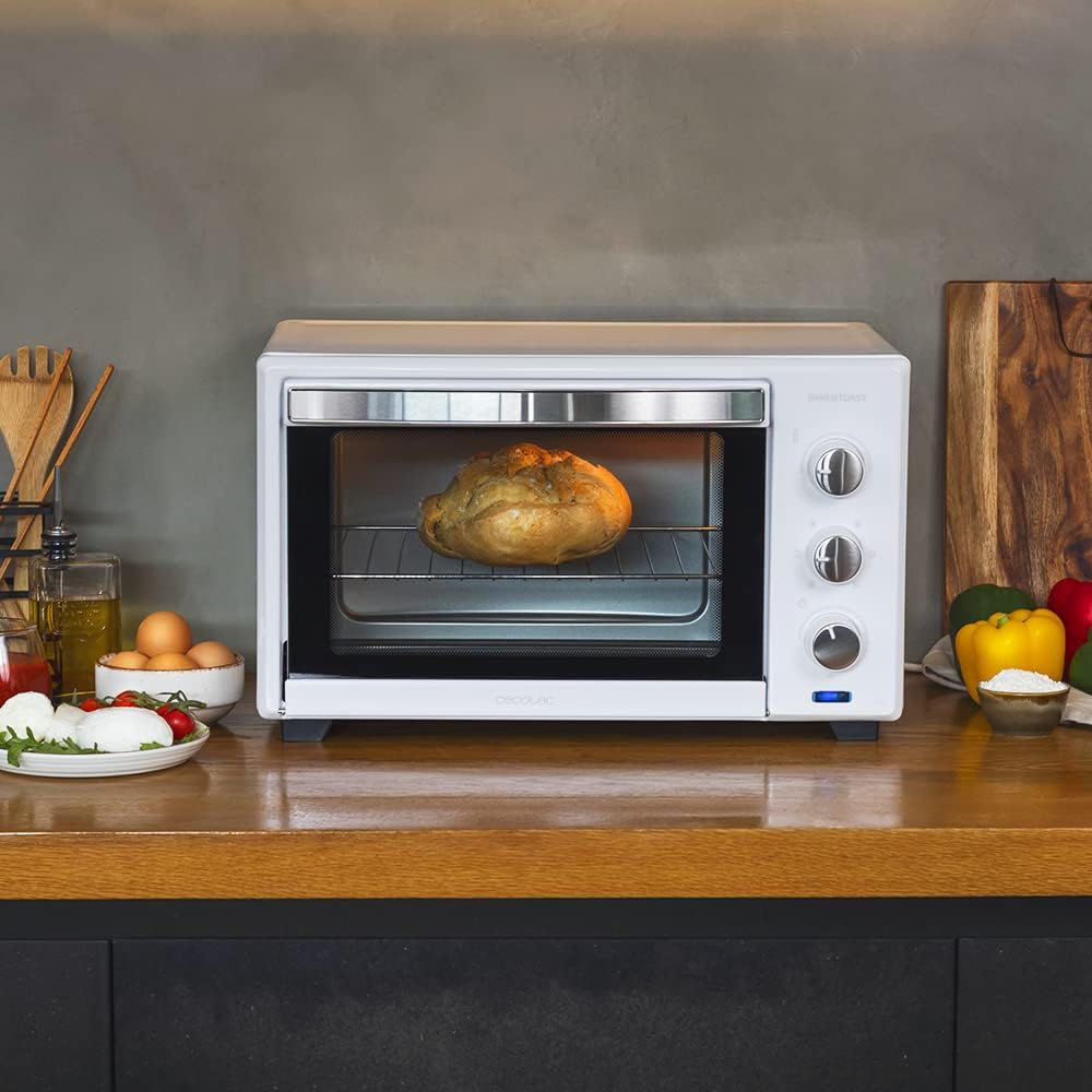 Cecotec Forno elettrico da Tavolo Multifunzione BakeToast 3000 4Pizza White Gyro. 1600 W, 30 Litri, Spiedo, Temperatura regolabile, Luce Interna, 3 Modi, Timer, Ideale per pizze