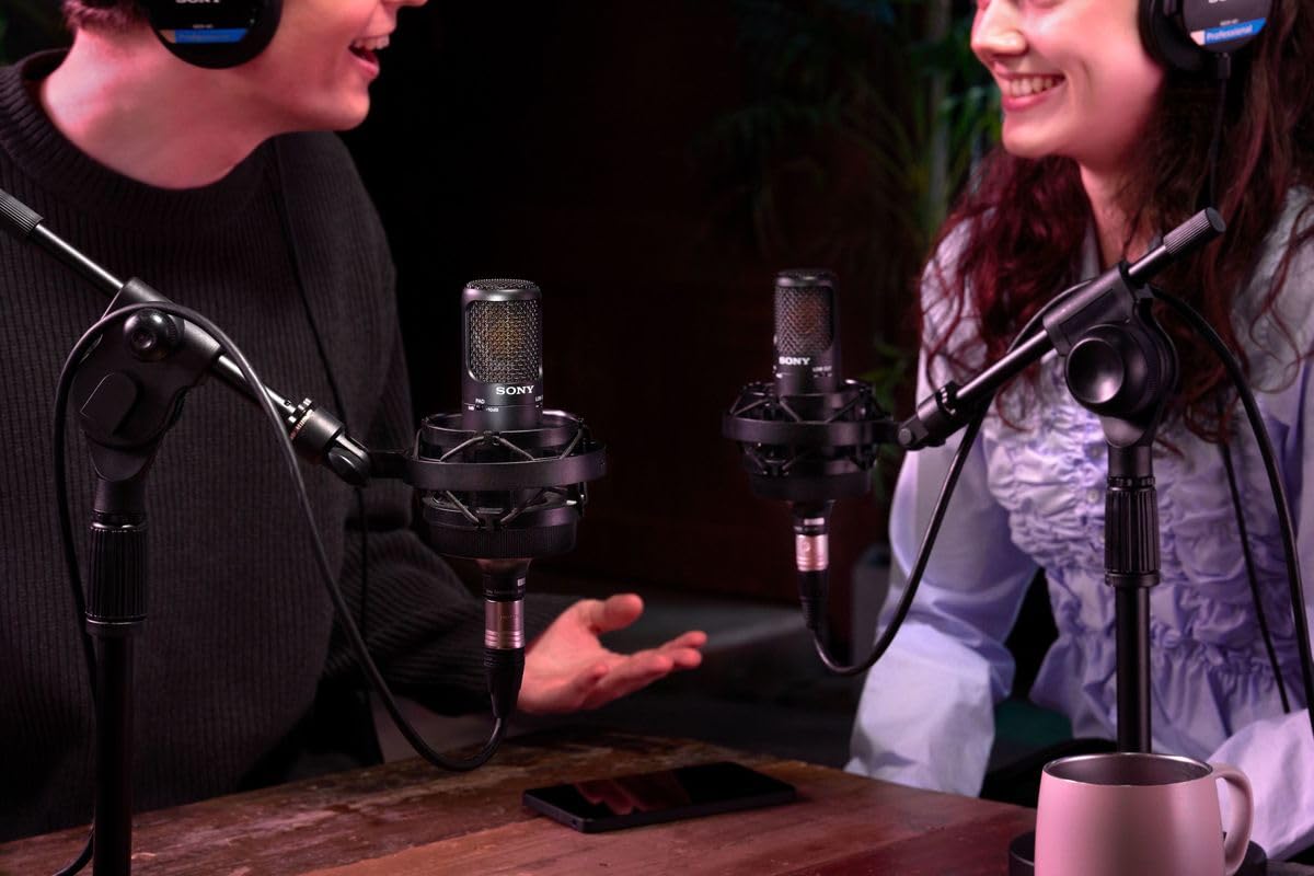 Micrófono de Estudio SONY-C80 Pro Audio; Rango de frecuencia de 20 Hz a 20 kHz; unidireccional; diseño con supresión de Ruido; tecnología Avanzada de la cápsula; XLR - Podcasts y grabación; Negro