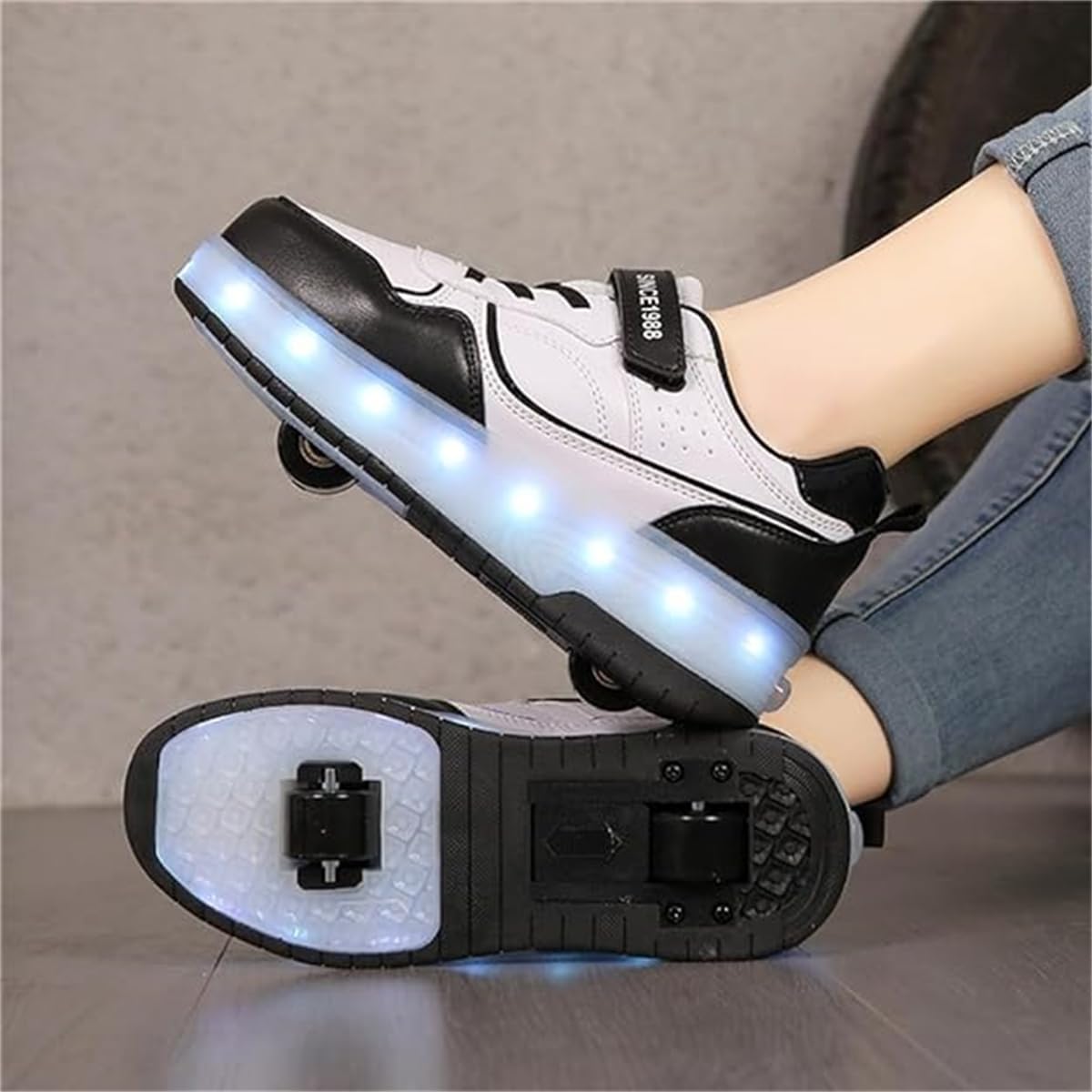 Scarpe con Ruote Ragazzi Ragazze Pattini a Rotelle Scarpe con 2 Ruote Scarpe da Parkour Scarpe da Skateboard Retrattili Unisex Scarpe per Adulti Sport Walking Park
