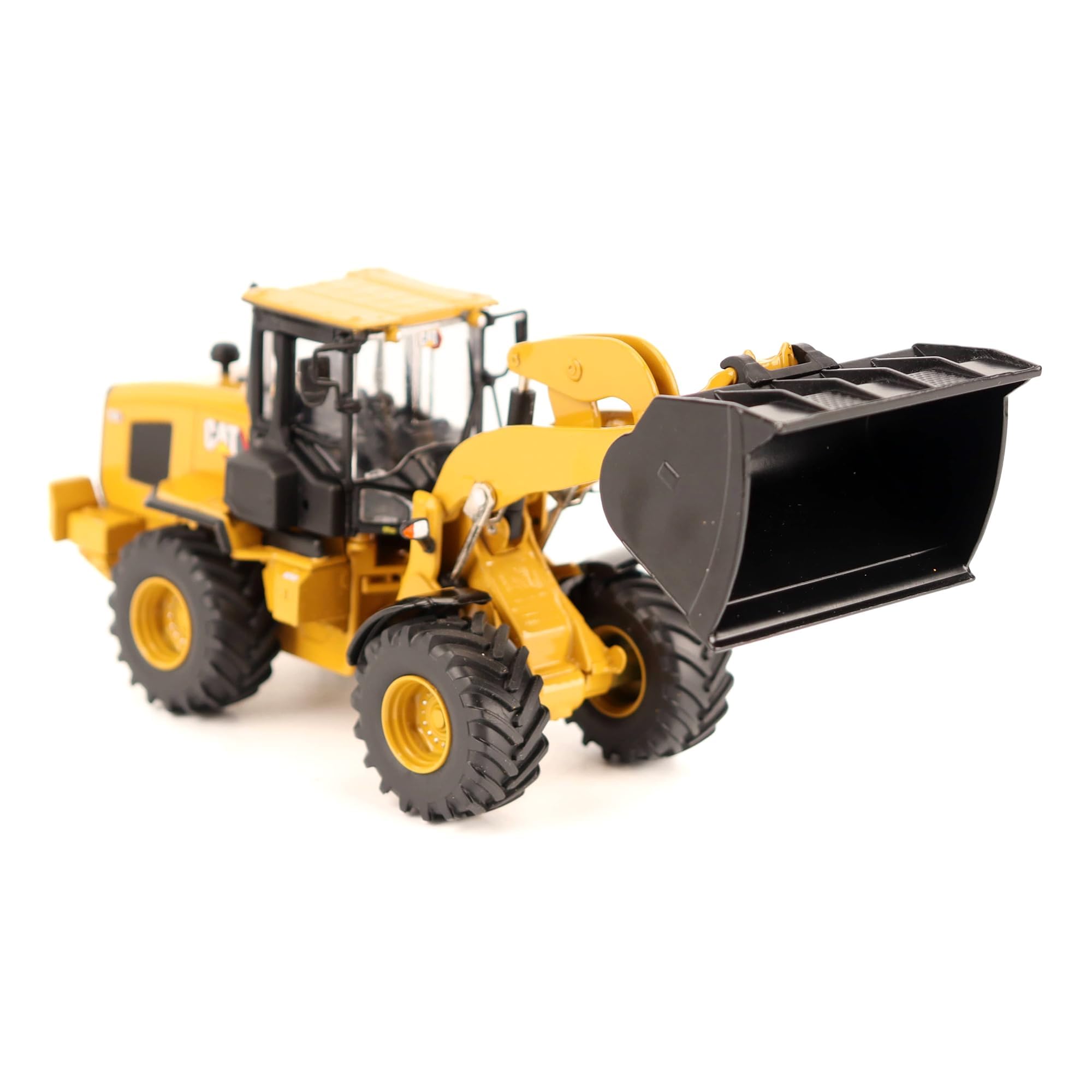 Diecast Masters 1:50 Scale Model Cat 938 Wheel Loader, 85782
