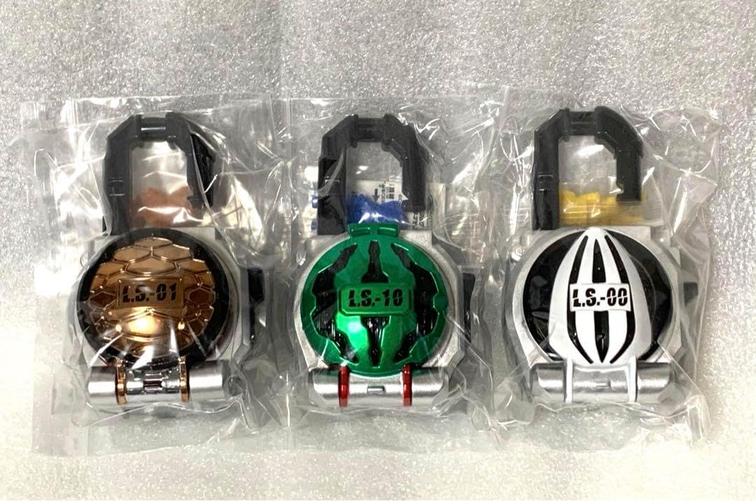 ベイブレードX 引退品 まとめ売りベイ、ランチャー多数　スタジアム2種類 ベイブレードX 引退品 まとめ売りベイ、ランチャー多数 スタジアム2種類