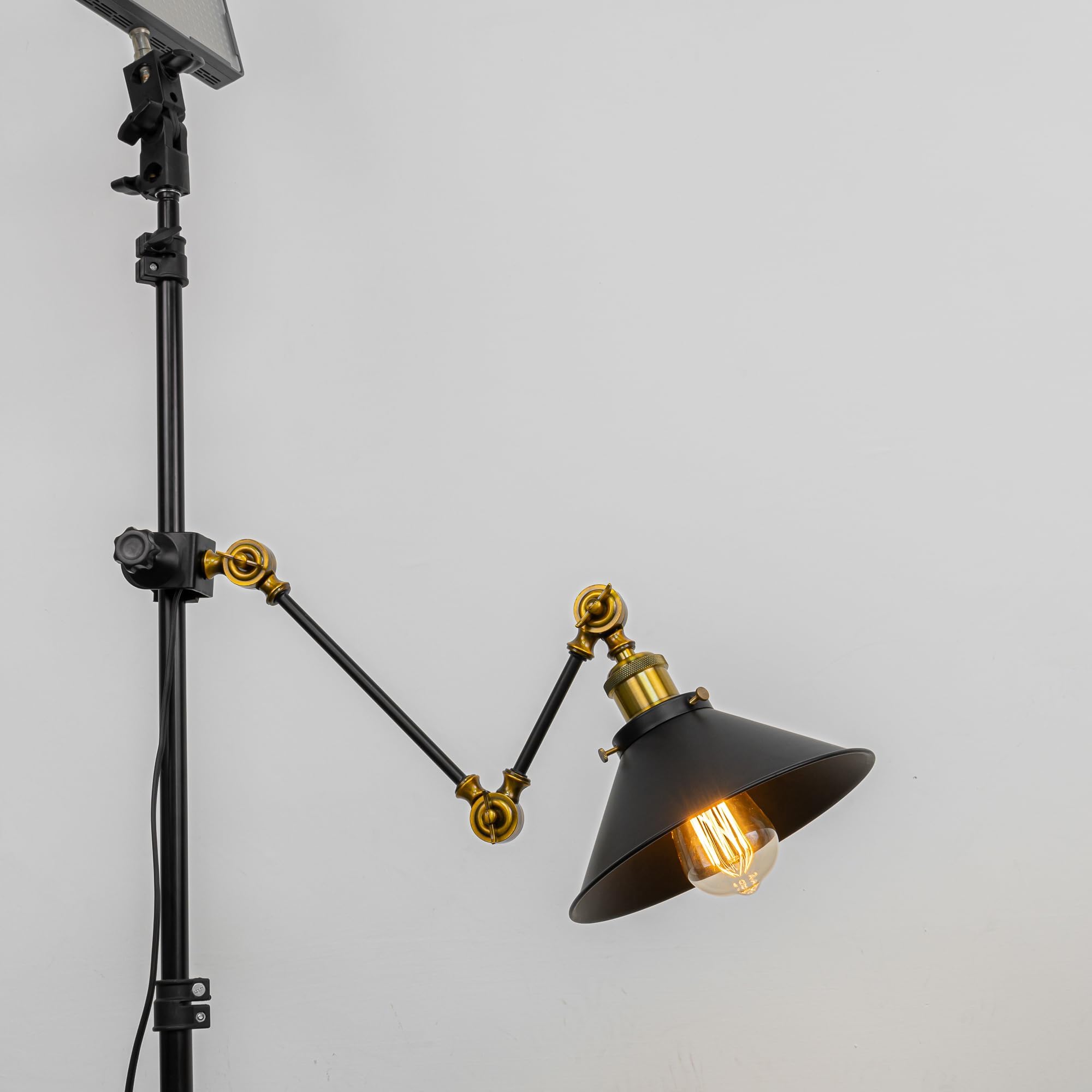 Schreibtischlampe mit Kabelschalter, Schwenkbar, Klemmlampe mit Schwenkarm und E27 Fassung für Bett und Schreibtisch, Klemmleuchte aus Metall in Schwarz,BD2788-ZX-DZ22CM