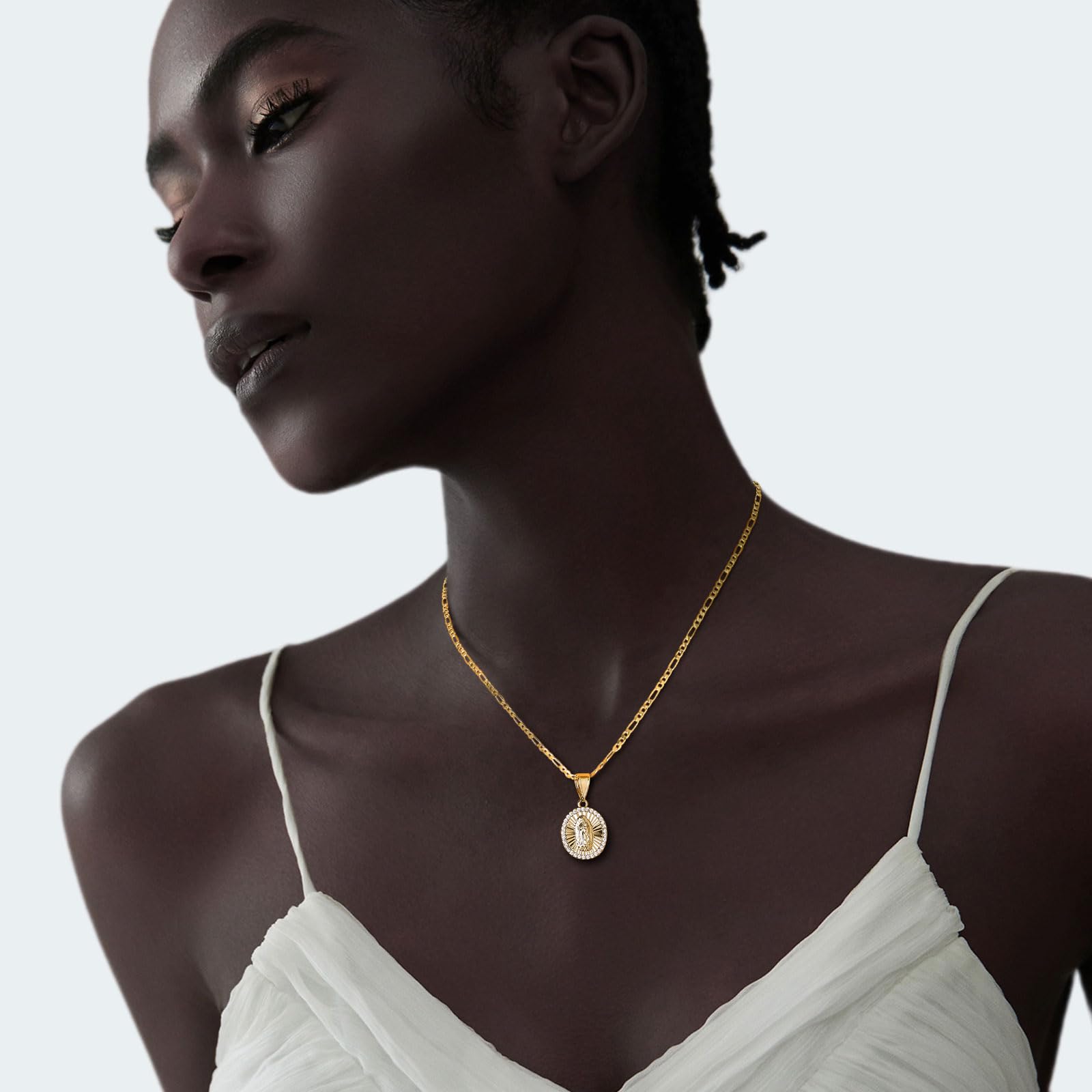 Hisatan Collier Mariner/Marina plaqué or 18 carats, collier Vierge Marie Guadalupe 2, laiton, sans pierre précieuse, laiton